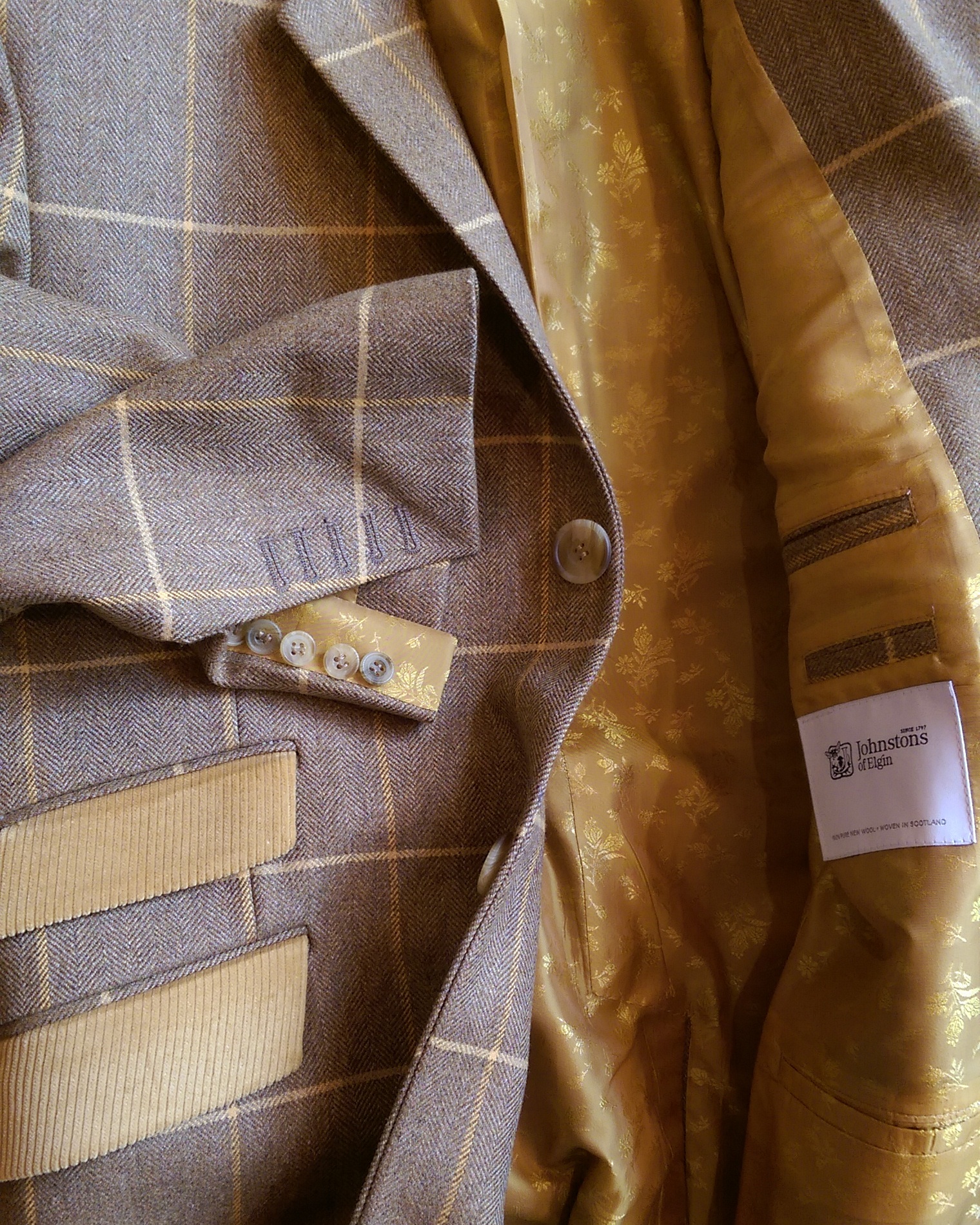 bespoke-all-uk-made-british-coat-overcoat-tweed-johnstons-of-elgin-cord-mustard-paisley-lining-cuff-detail-horn-buttons.jpg