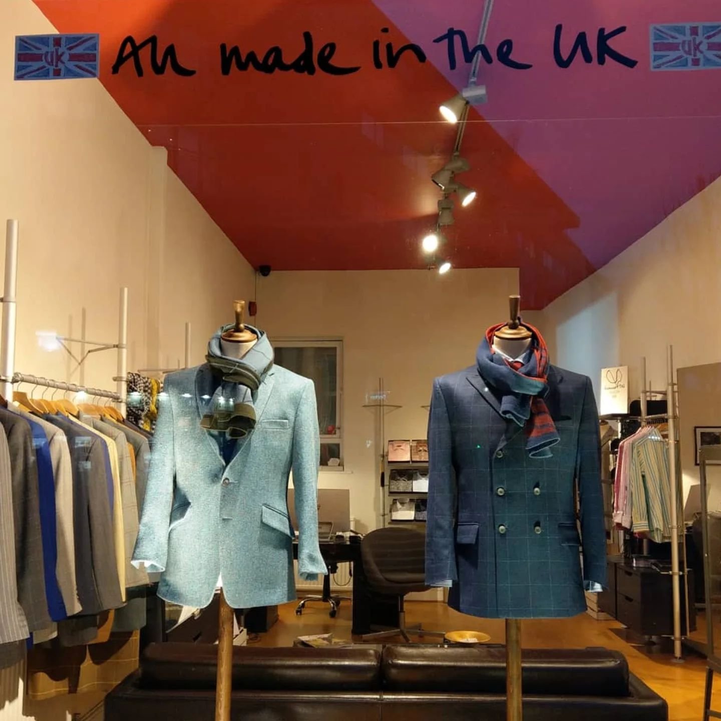 When it's fffffreezing outside there's nothing better than the warm woolly glow of bespoke!!! 🐑

#Bespoke #menswear #womenswear #Style #Design #clerkenwell #handmade #inspiration #tailoring #Britishmade #colourpop #lgbtqia #choice #quality #wool #Br