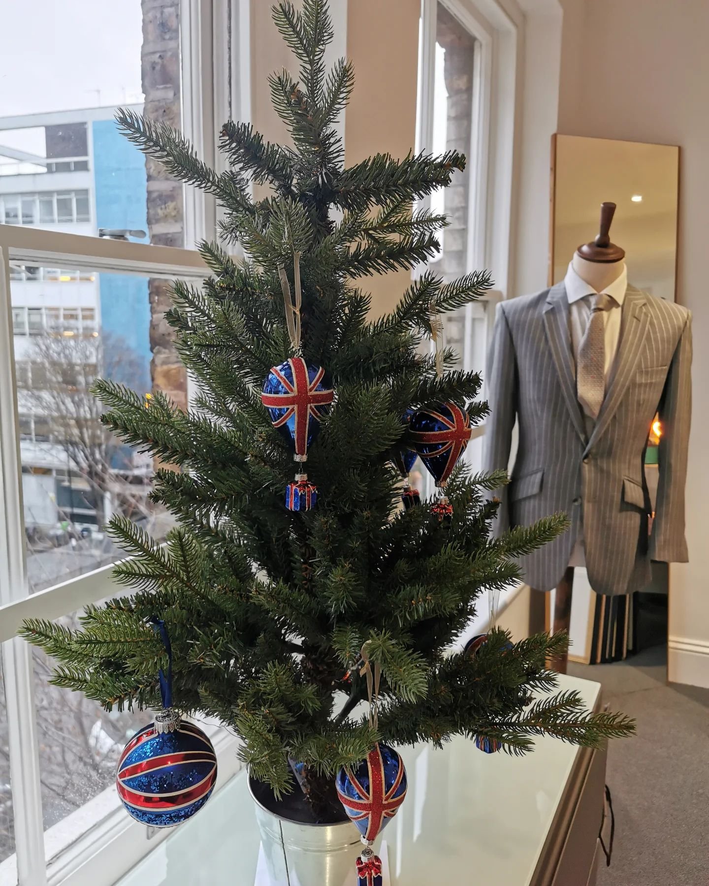 Come up and see me sometime!! 

If you would like to pop in to discuss a new suit, perhaps a shirt or a Gift Voucher for that special person, please do get in touch. 

Very happy to see you if you just want to get some bespoke ideas and peruse my ama