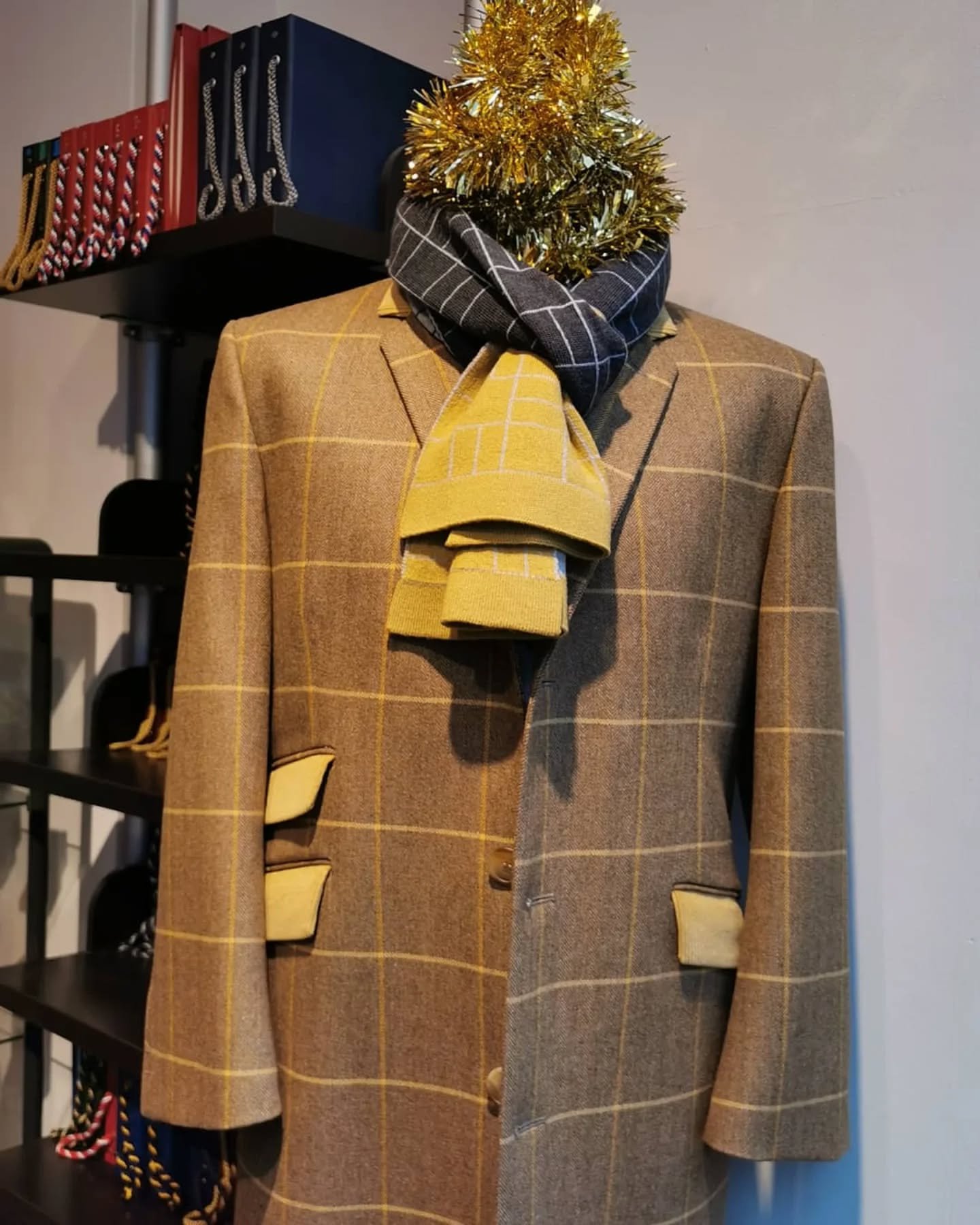 Boom!!! 🔥

Now that's what I call a coat with attitude!!!! 💛

#Bespoke #menswear #womenswear #Style #Design #clerkenwell #handmade #inspiration #tailoring #Britishmade #colourpop #lgbtqia #choice #quality #wool #Britishbespoke #warm #winter #coat