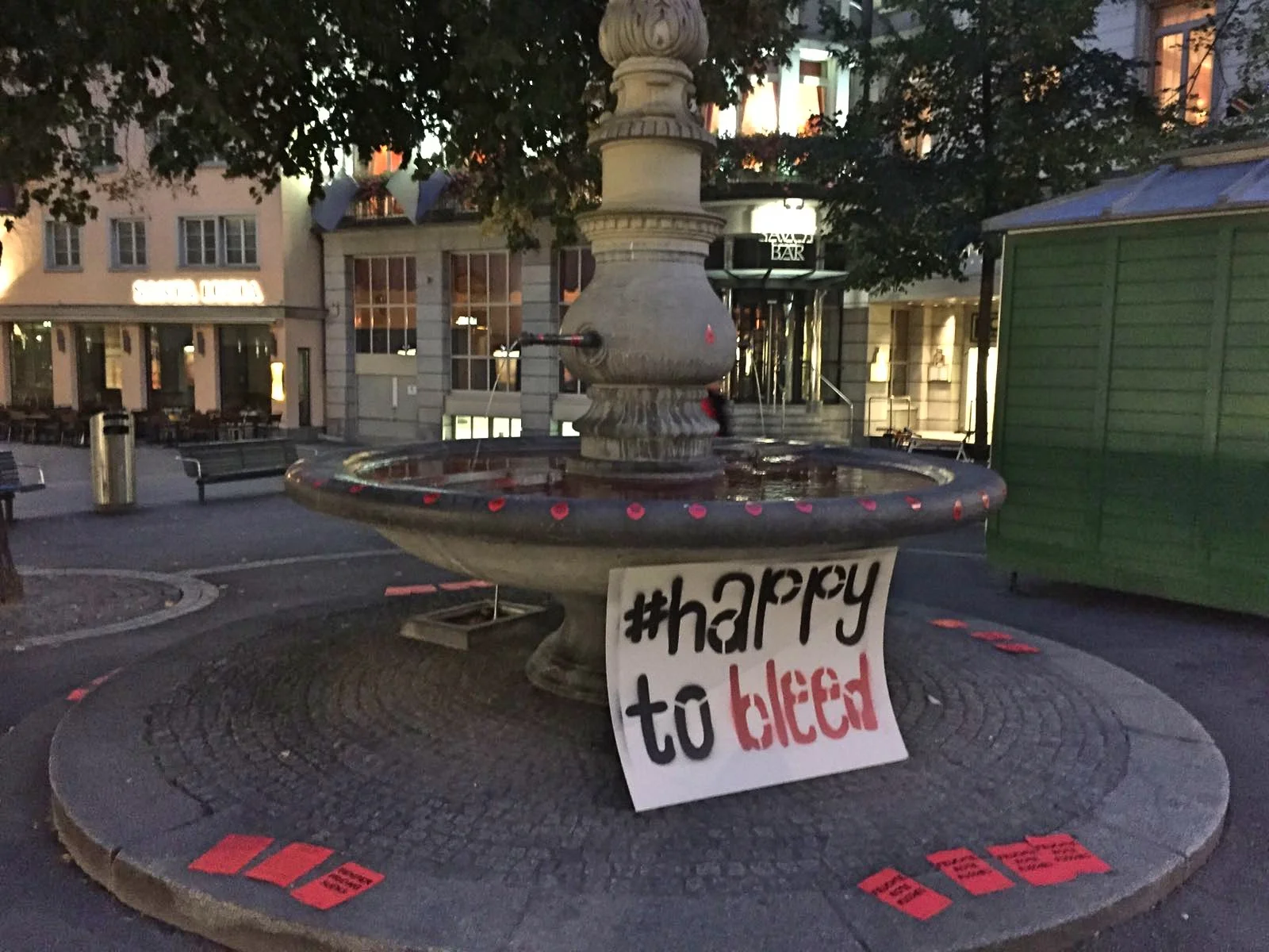 happytobleed-4-zürich.jpg
