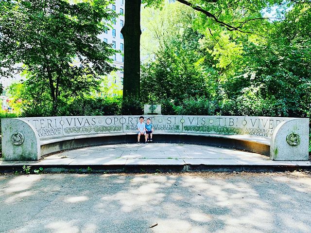 Just walking through Central Park brought us to this beautiful grand bench. Alteri vivas oportet si vis tibi vivere (One must live for another if he wishes to live for himself). #centralpark #centralparknyc #nycdentist #lifeofadentist #wisewords #sum