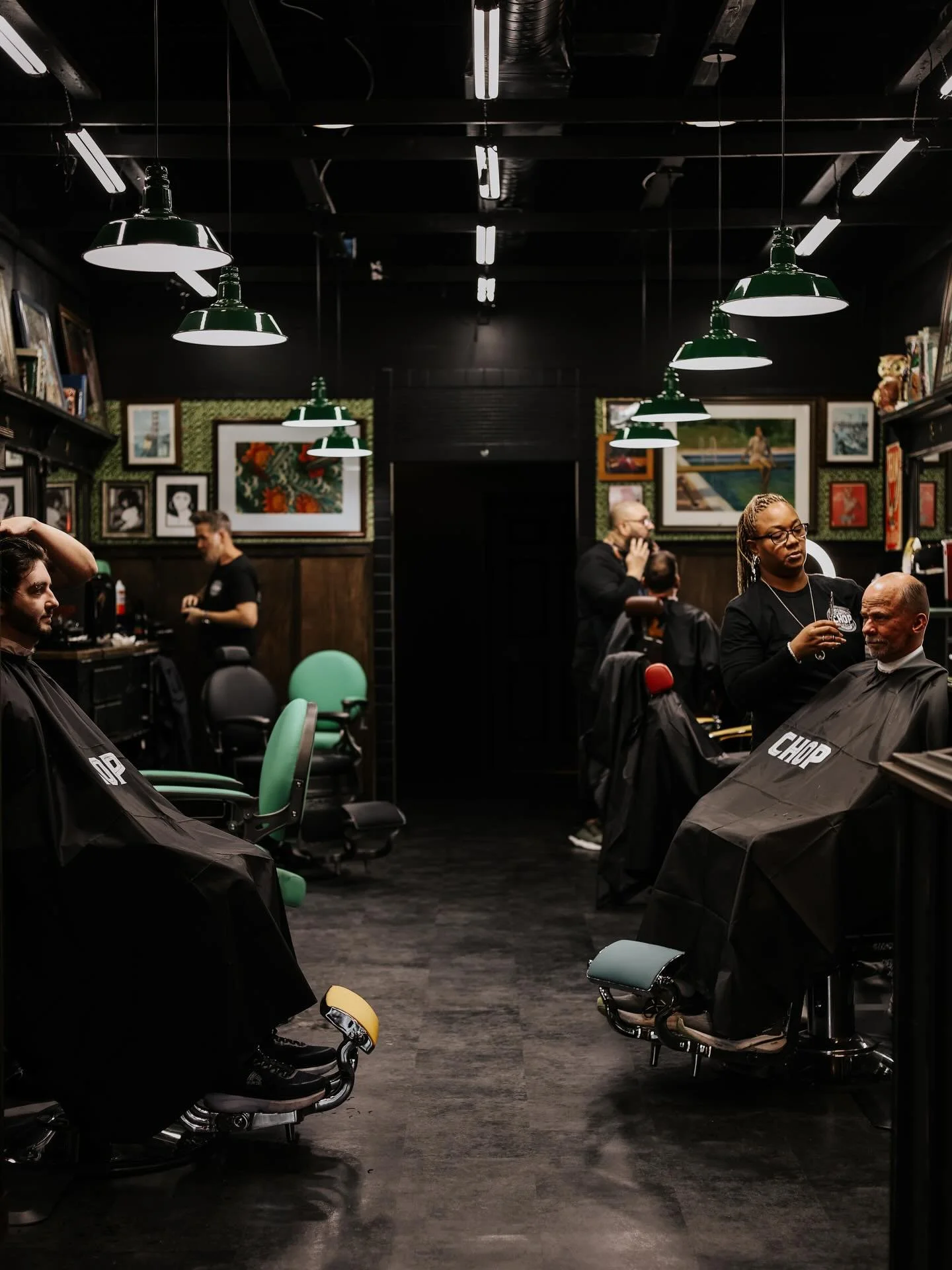 Our shops our busy busy this holiday season. We just want to say thank you from the bottom of our hearts, that you chose to spend your time, money and your trust with all of us❤️❤️ Thankful is an understatement 💈❤️