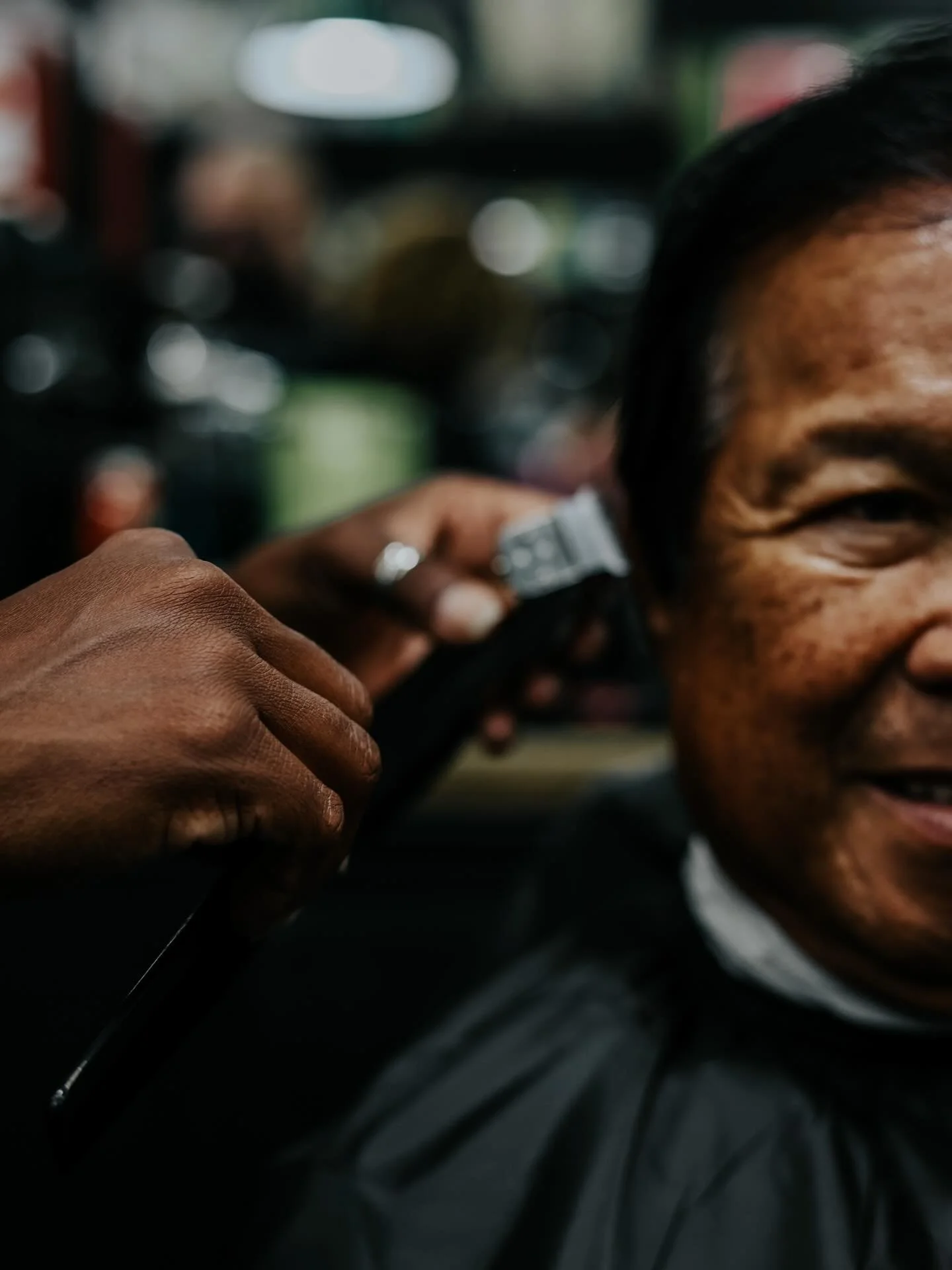 Weekend plans loading&hellip; don&rsquo;t show up looking like last week.

Get weekend-ready with our Classic Chop Service &mdash; precision cut, hot towel, clean neck shave, and a finish that actually holds up from Friday night to Sunday brunch.

Th