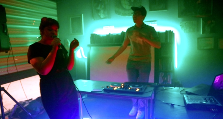 Elena Lopez of Octahedron performing at Imagine Books and Records - Sobre Sound Archive 