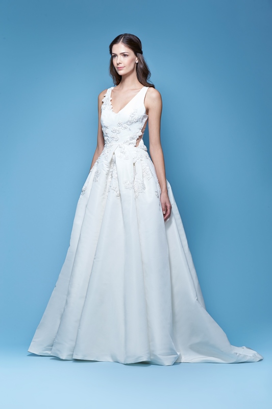 JOELLE $6,990 50% OFF, NOW $3,495 SIZE 8, NON-EMBROIDERED VERSION ONLY