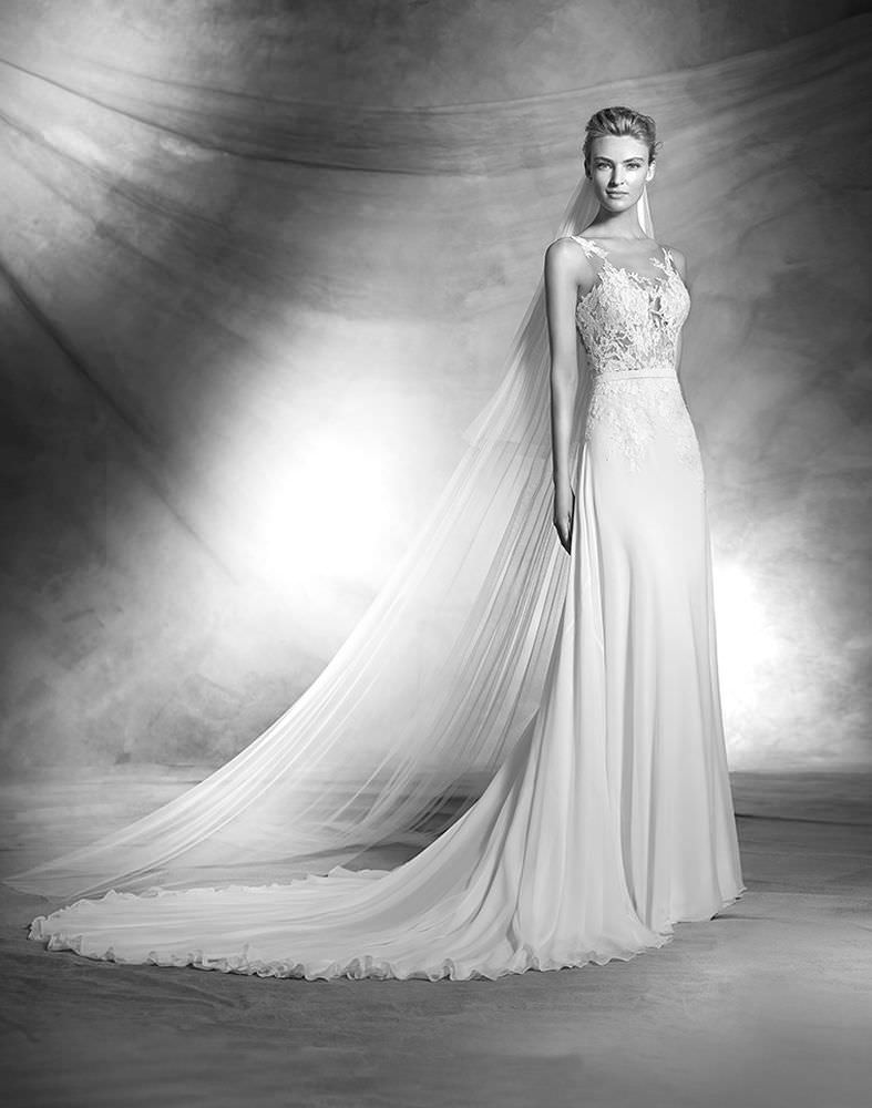 VARINIA $3,500 60% OFF, NOW $1,400 SIZE 8