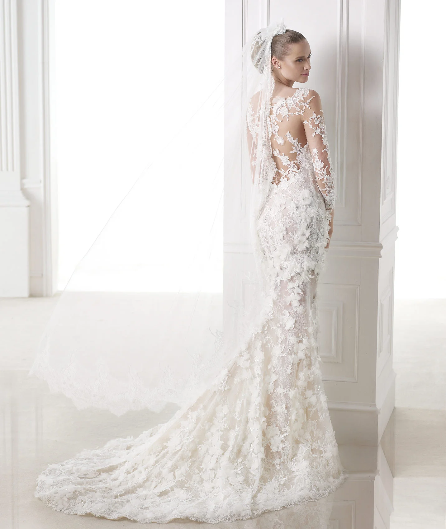CAPRICORNIO $8,320 50% OFF, NOW $4,160 SIZE 10