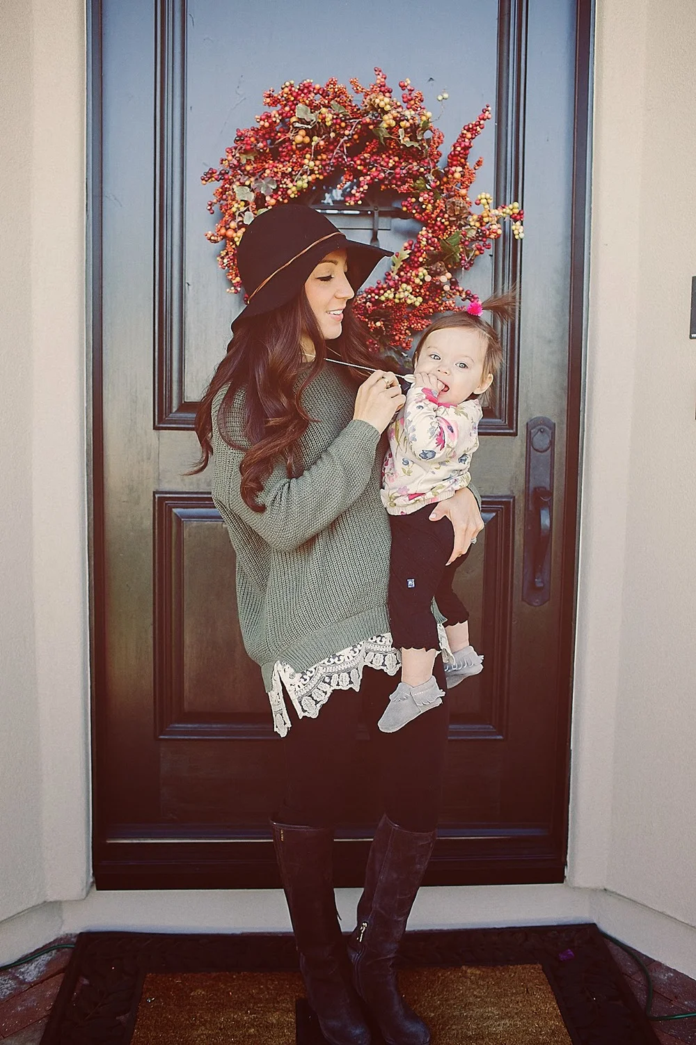 SWEATSHIRTS AND LEGGINGS