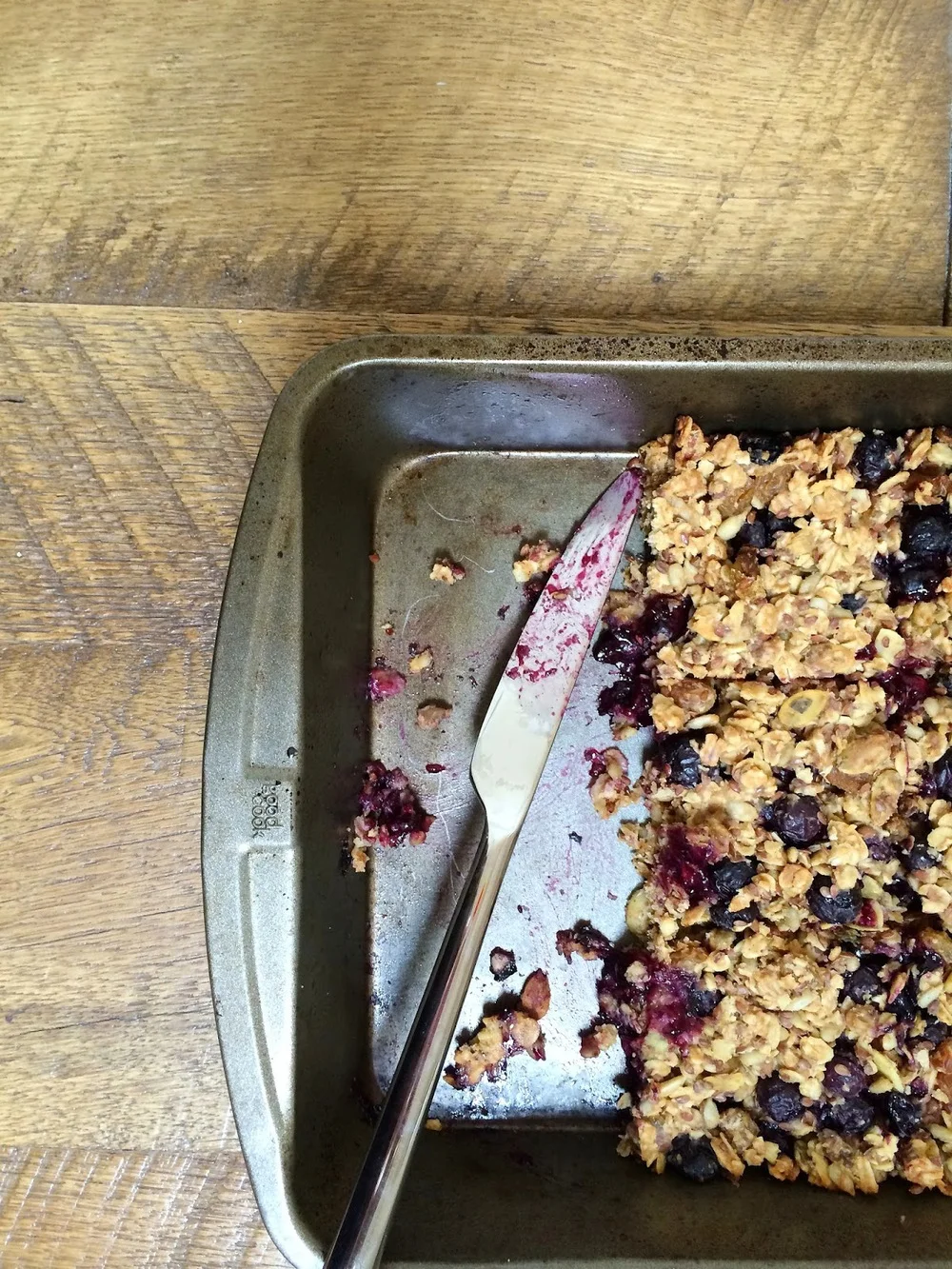 HEALTHY, GOOEY, OATY ENERGY BARS