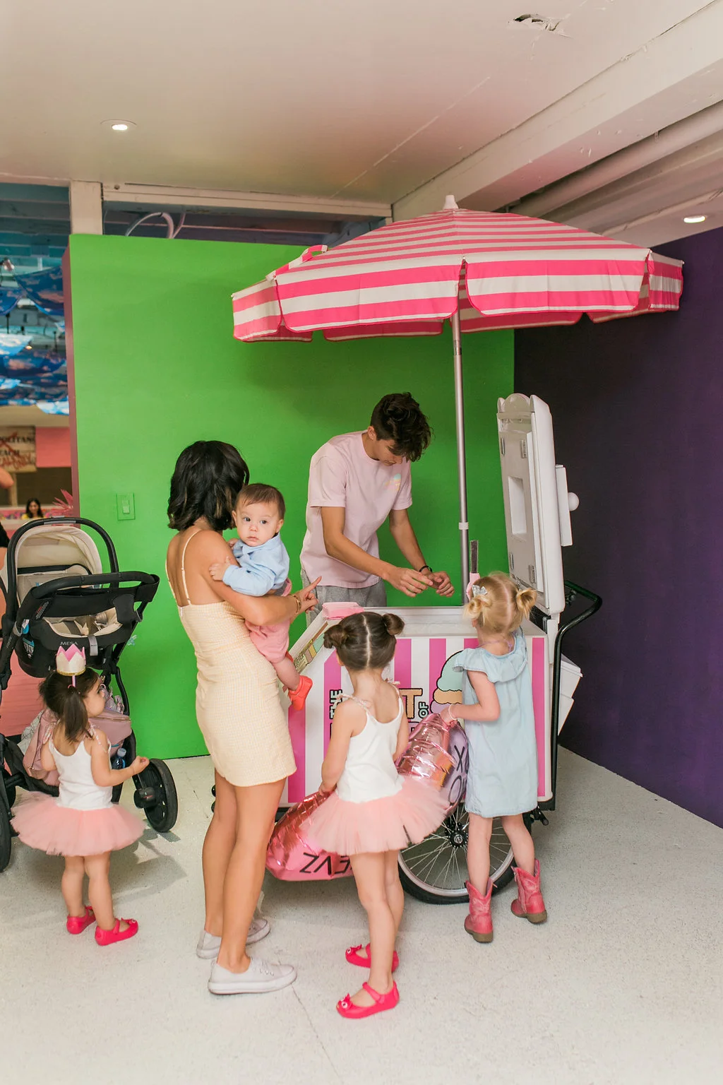 Ice cream stand in the beginning and end of the museum