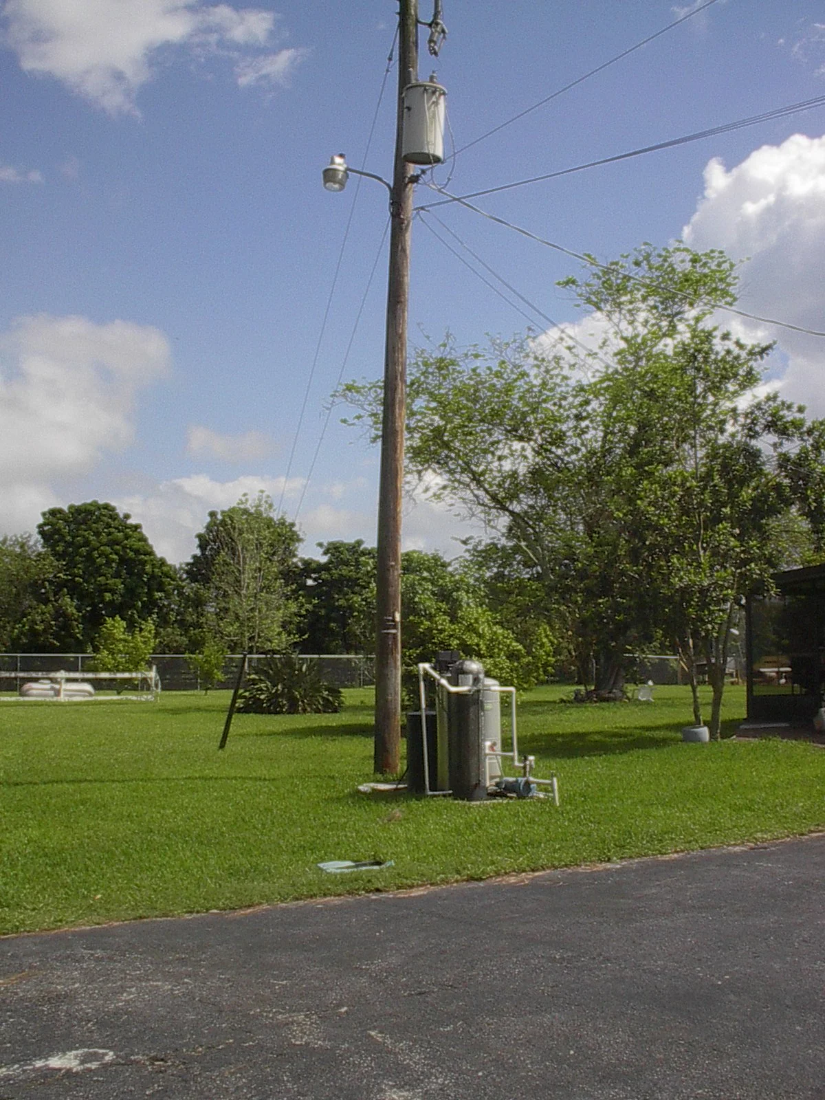 pole to be removed.JPG