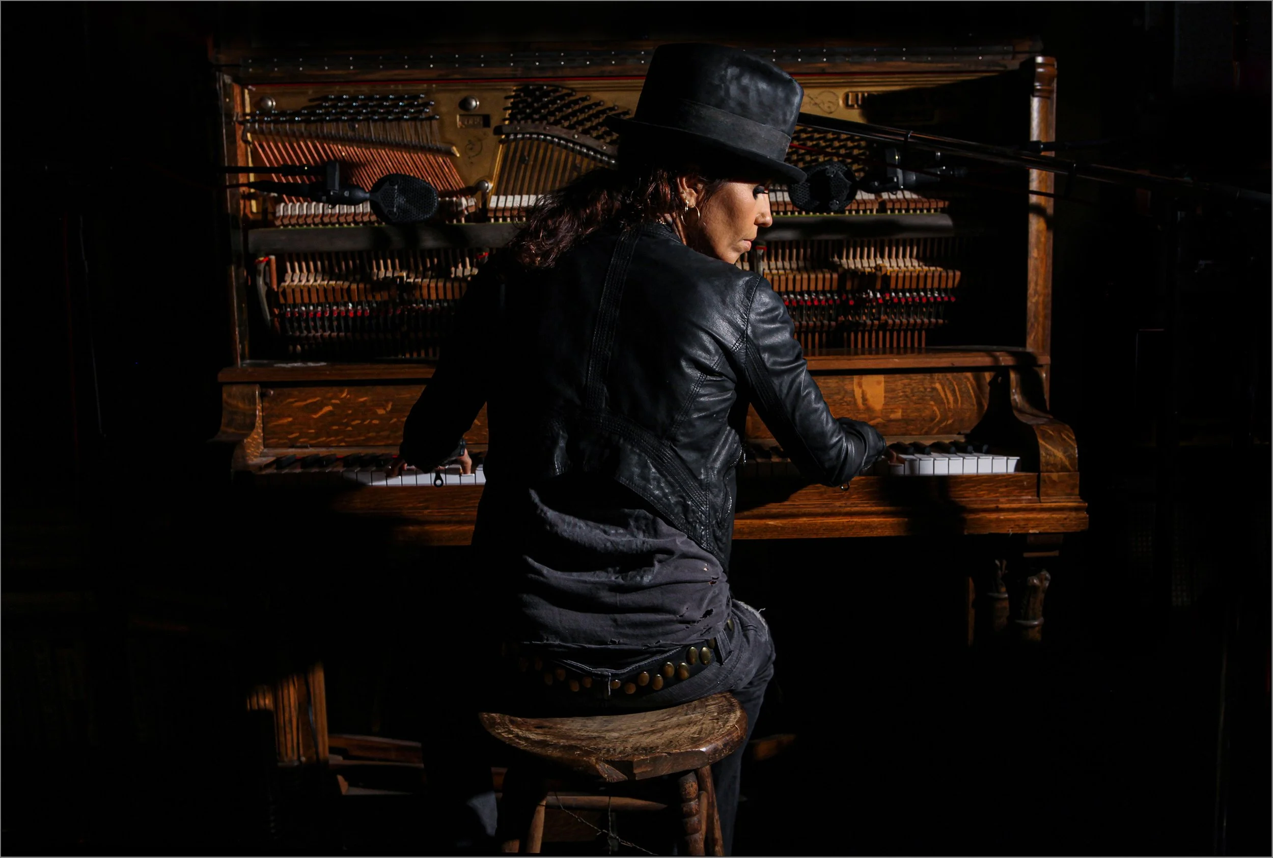 Linda Perry 7977.jpg