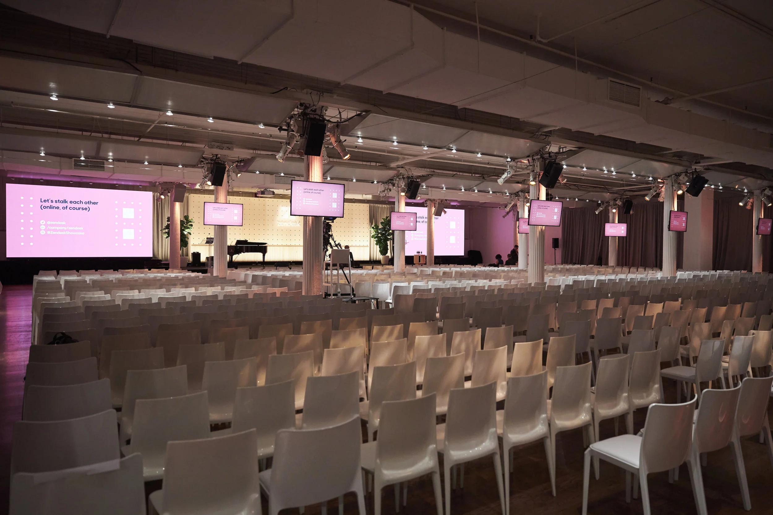 Kubik-190522-Zendesk_Showcase_NYC_0175+copy.jpg