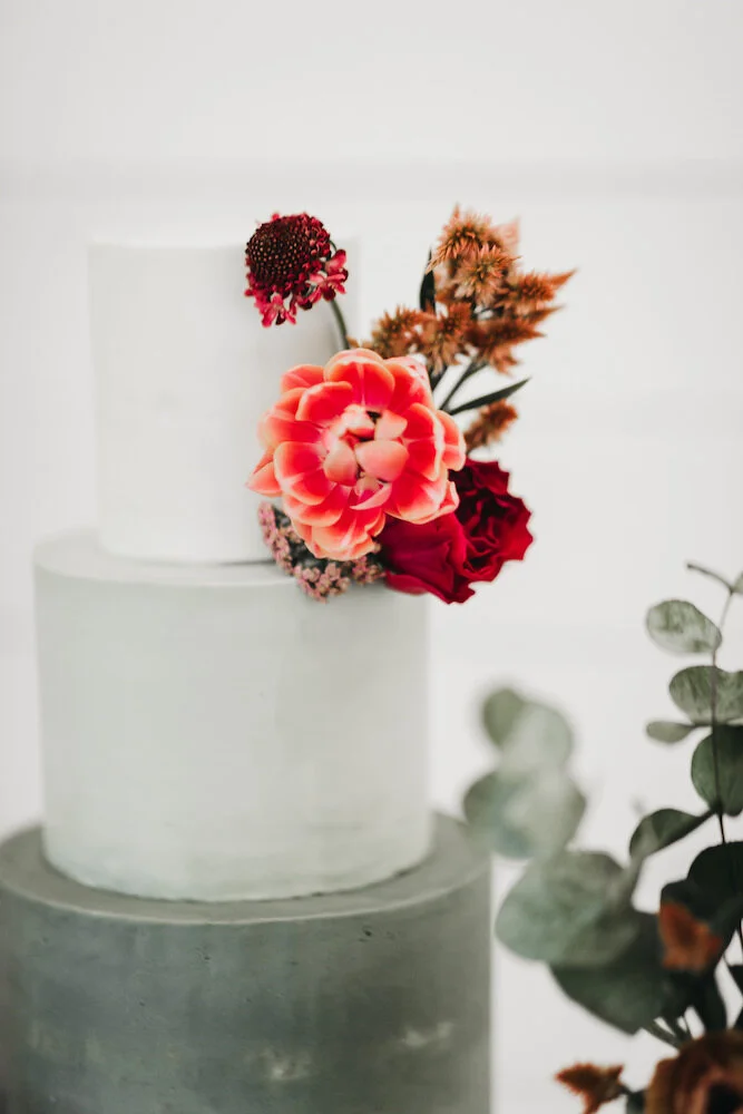 Modern Minimalist Wedding Cake