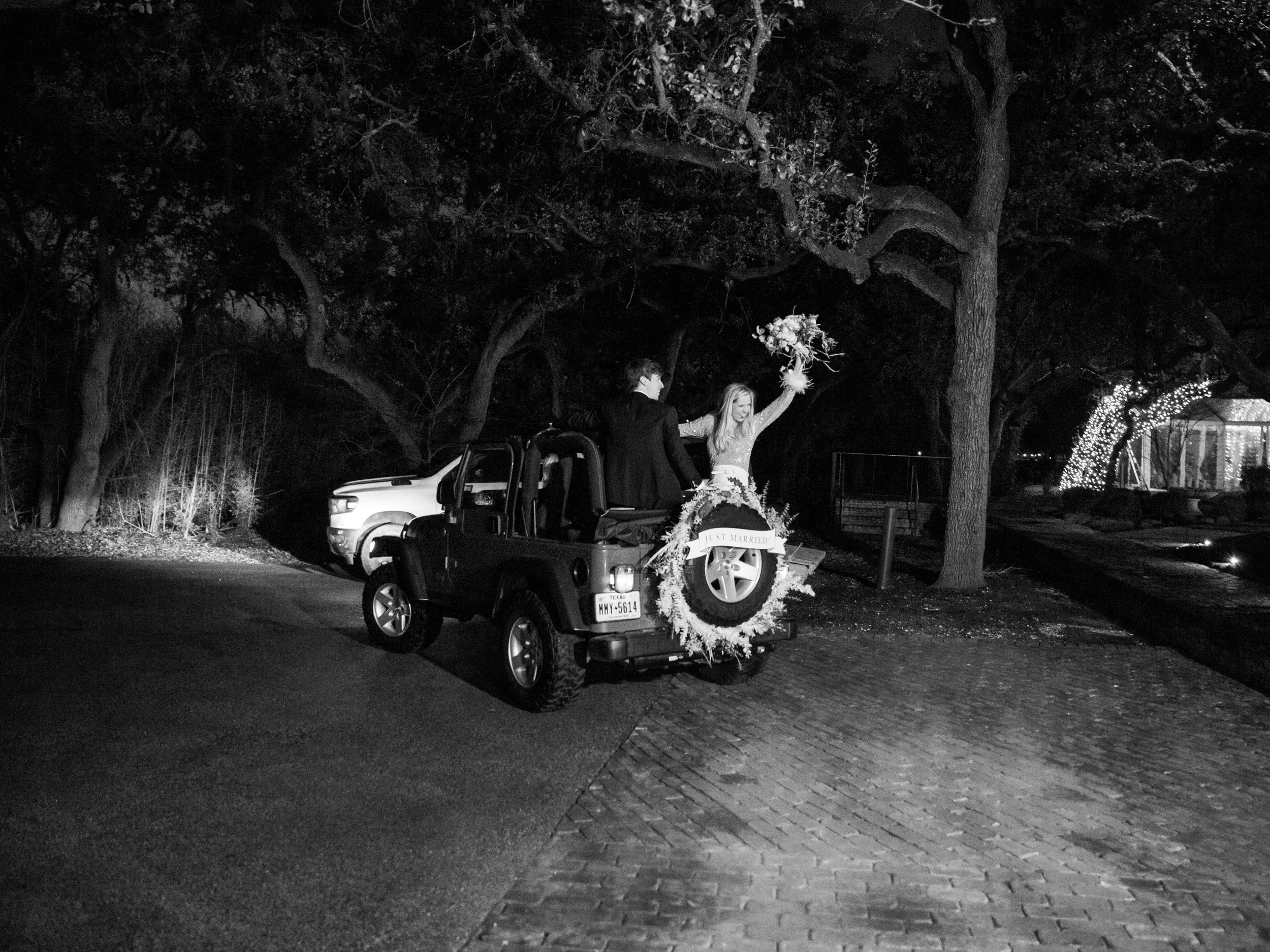 AliandBrady_Matties_Austin_Winter_Wedding02.jpg