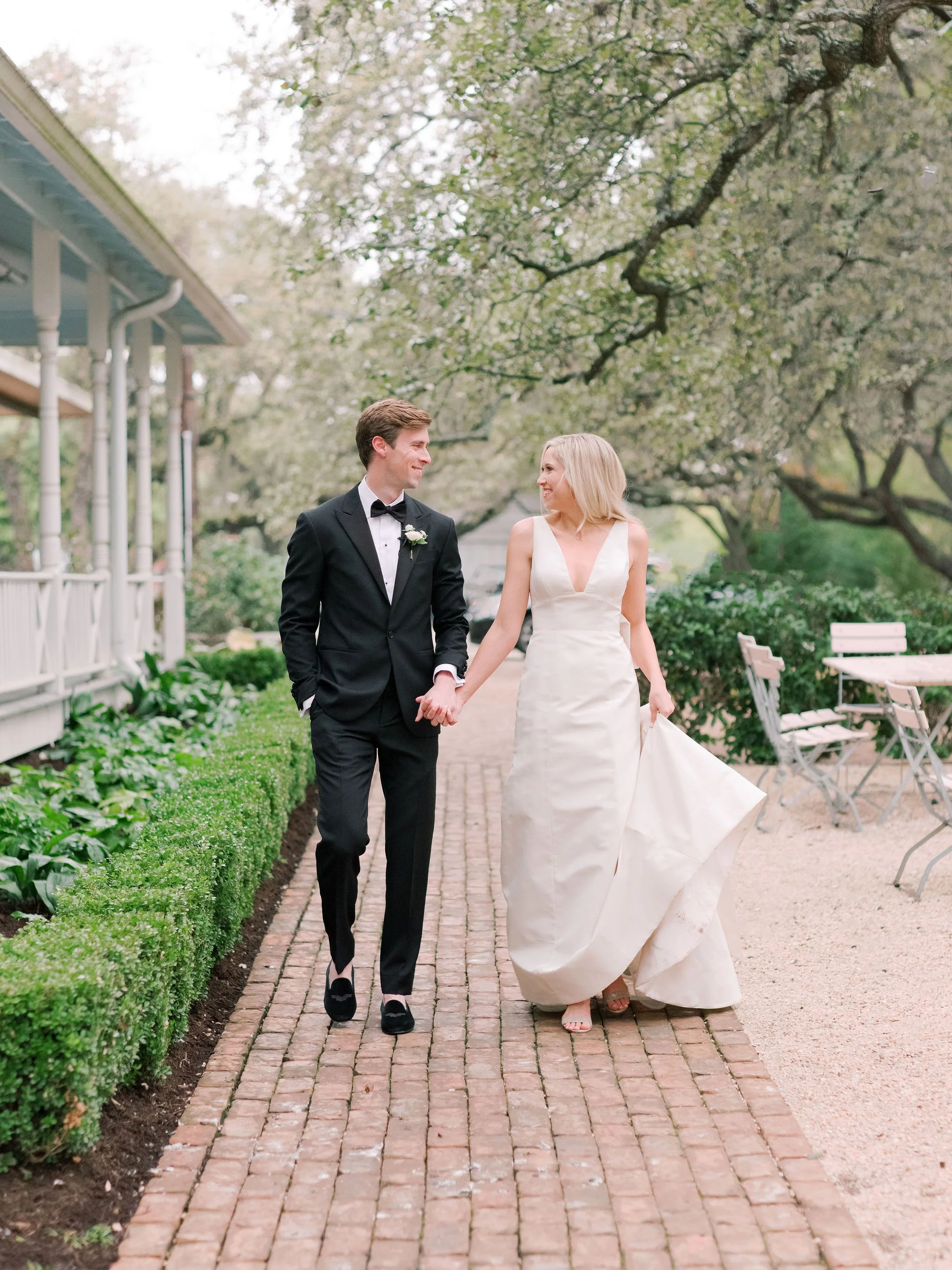 AliandBrady_Matties_Austin_Winter_Wedding24.jpg