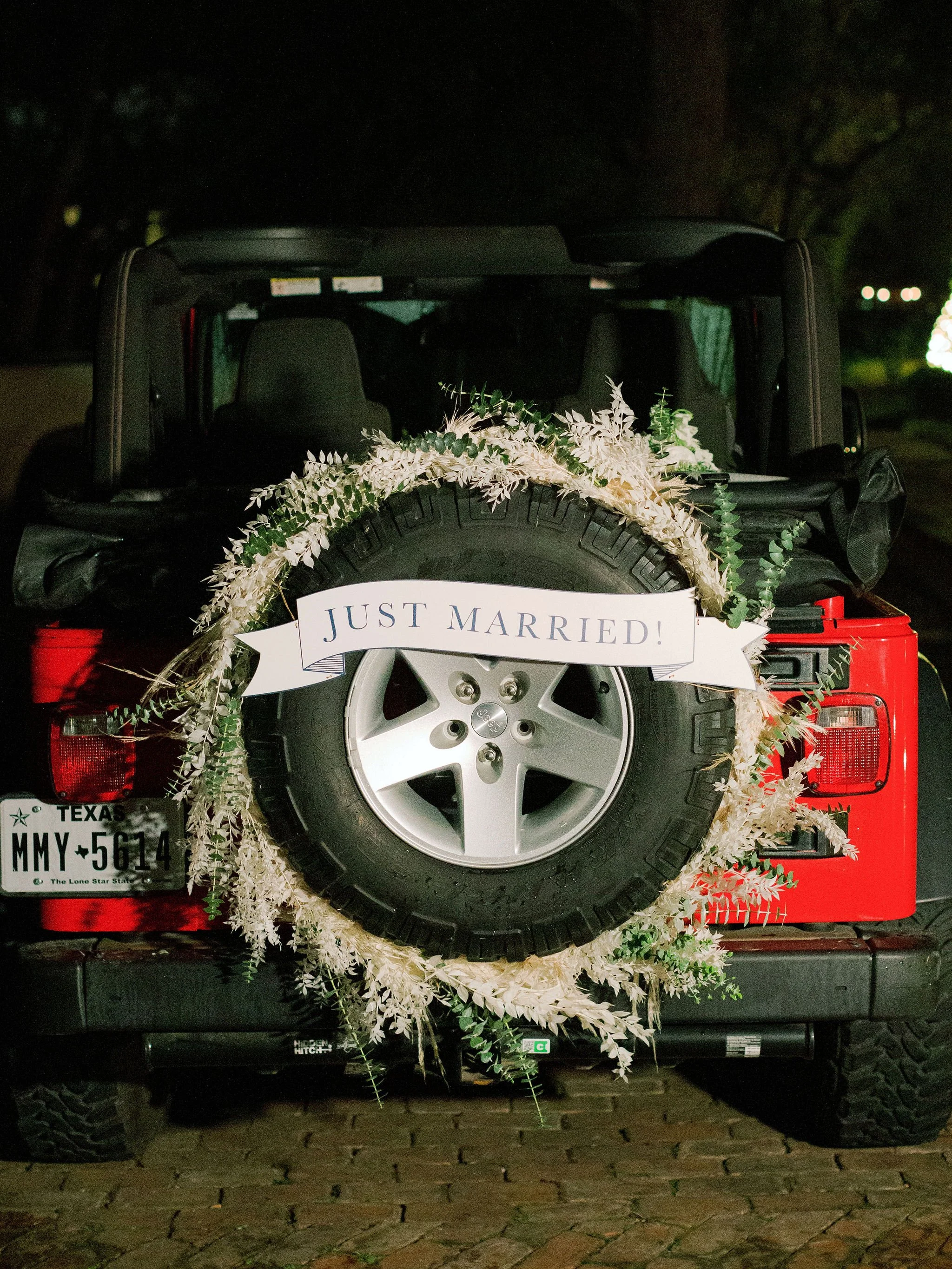 AliandBrady_Matties_Austin_Winter_Wedding99.jpg