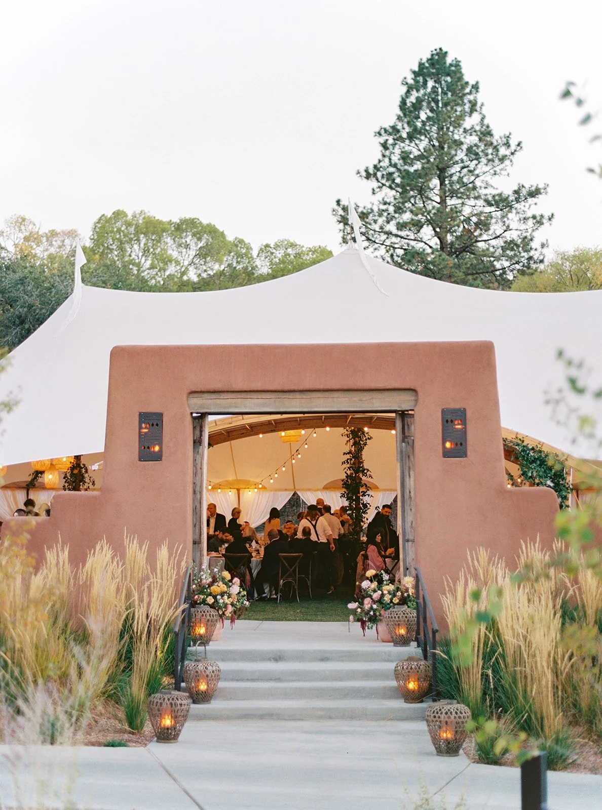 JuliaandMosesSantaFe_BishopsLodge_Fall_Wedding_Sunset77.jpg