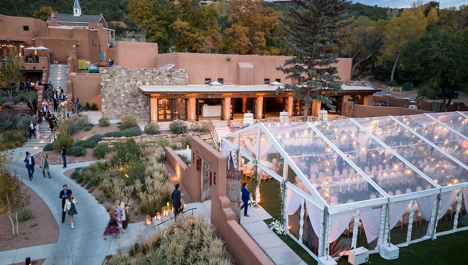 KateandJackSantaFe_BishopsLodge_Fall_Wedding_Romantic_Traditional00.jpg