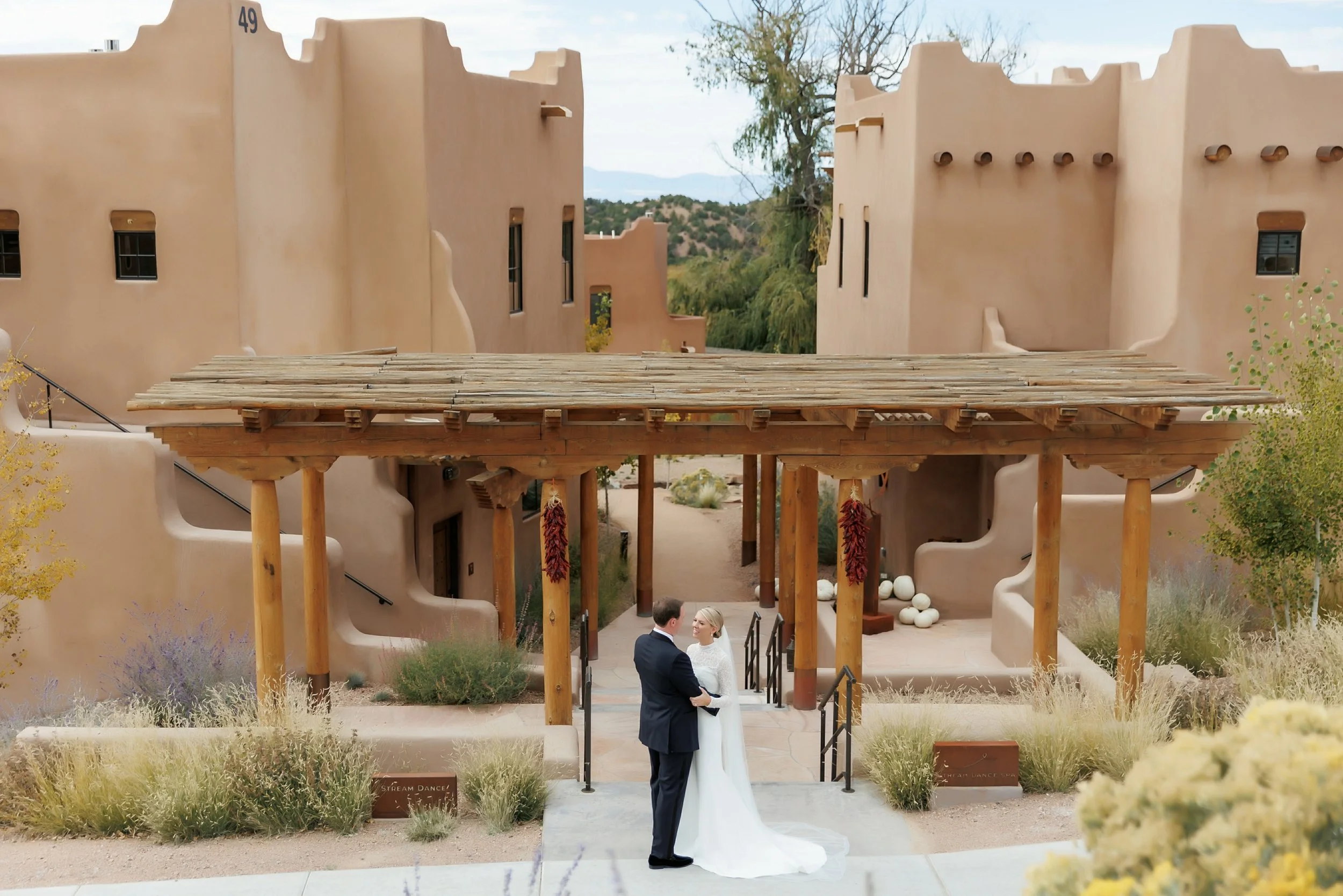 KateandJackSantaFe_BishopsLodge_Fall_Wedding_Romantic_Traditional04.jpg