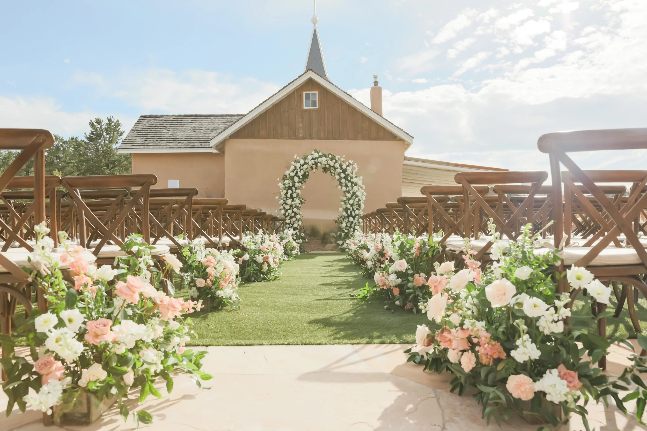 KateandJackSantaFe_BishopsLodge_Fall_Wedding_Romantic_Traditional17.jpg