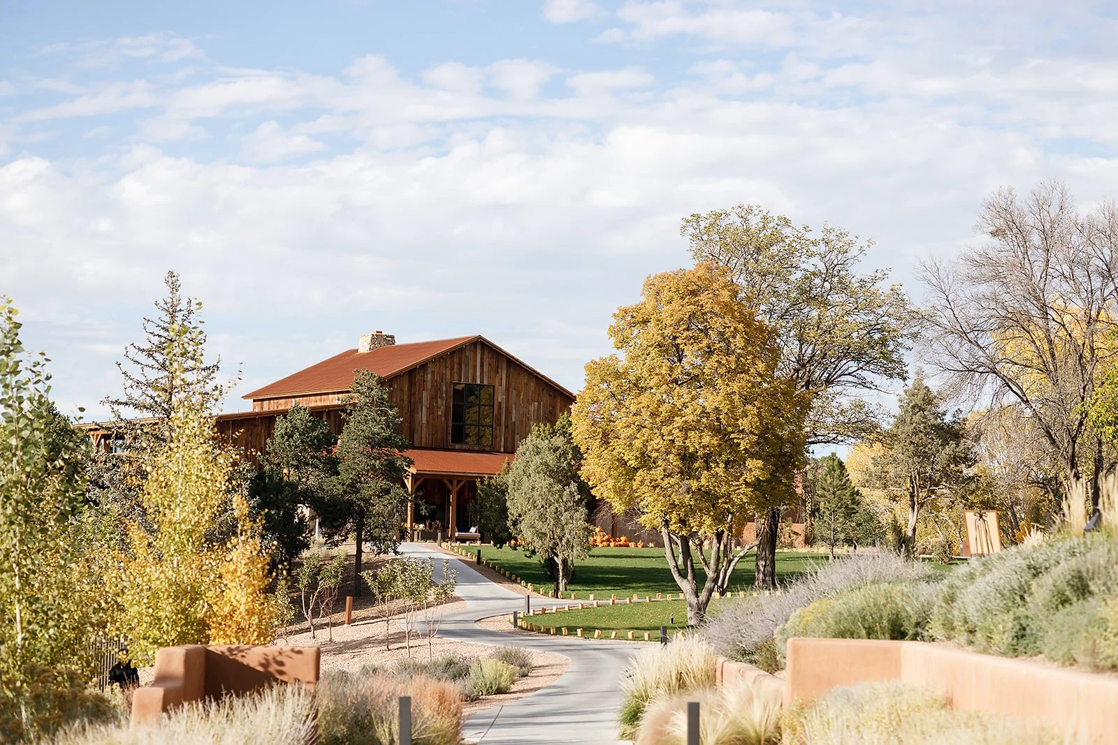 KateandJackSantaFe_BishopsLodge_Fall_Wedding_Romantic_Traditional26.jpg