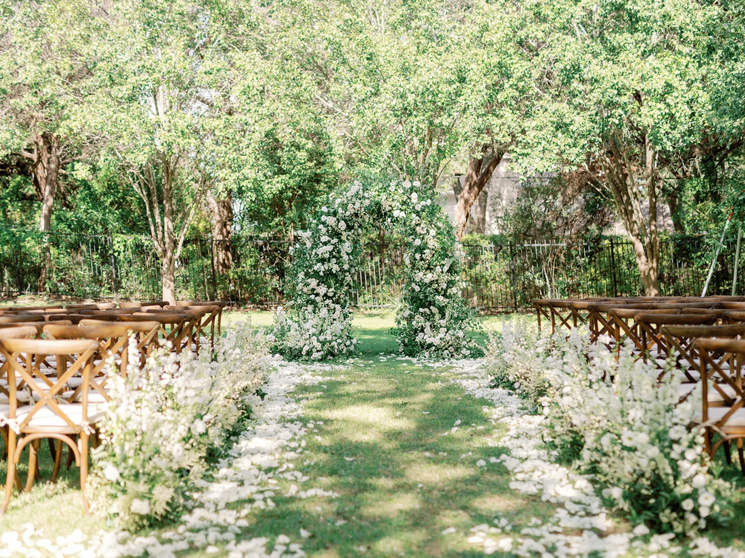 SandAAustin_Texas_PrivateEstate_Spring_Wedding_ItalianVilla28.jpg