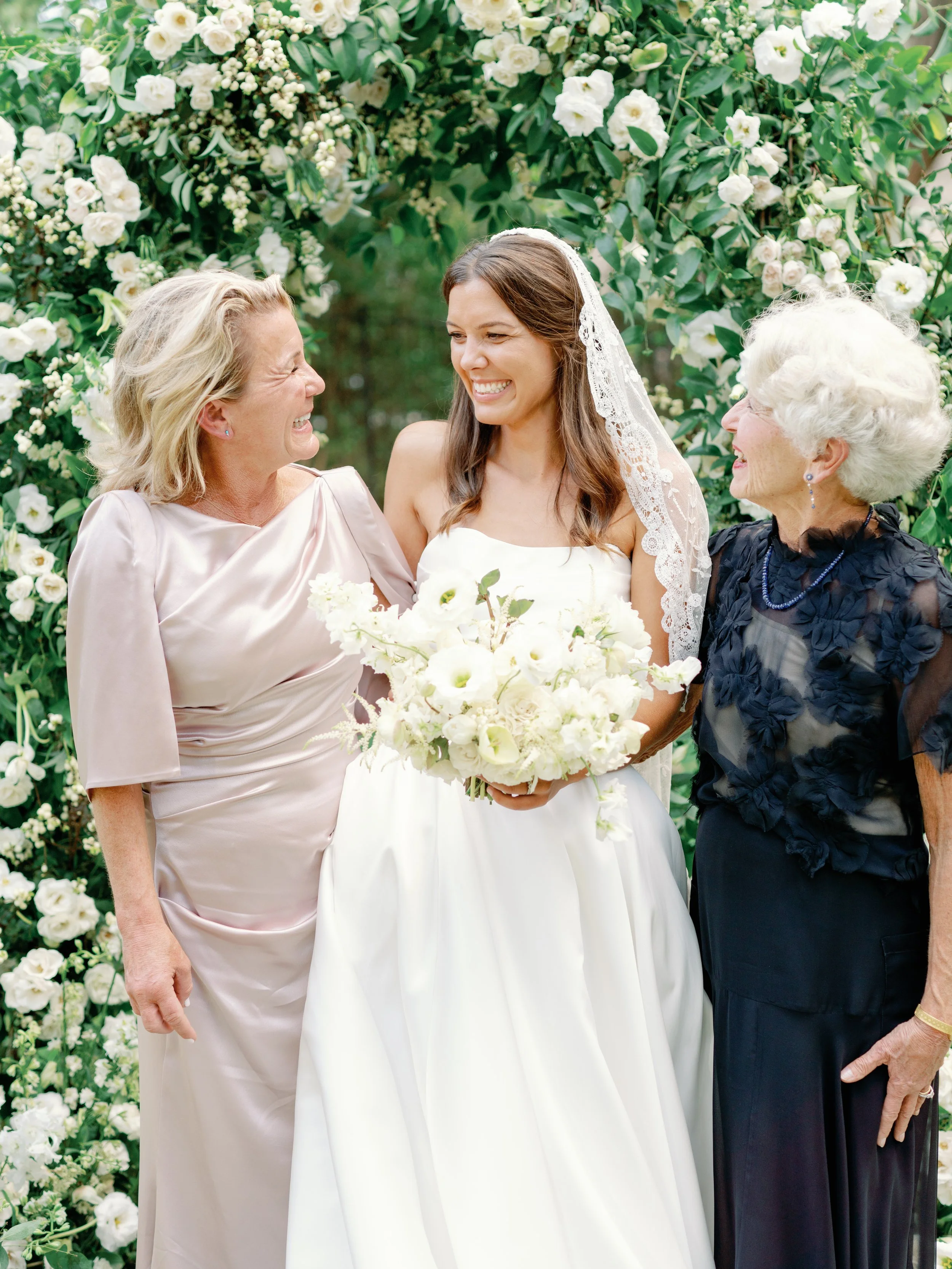 SandAAustin_Texas_PrivateEstate_Spring_Wedding_ItalianVilla34.jpg