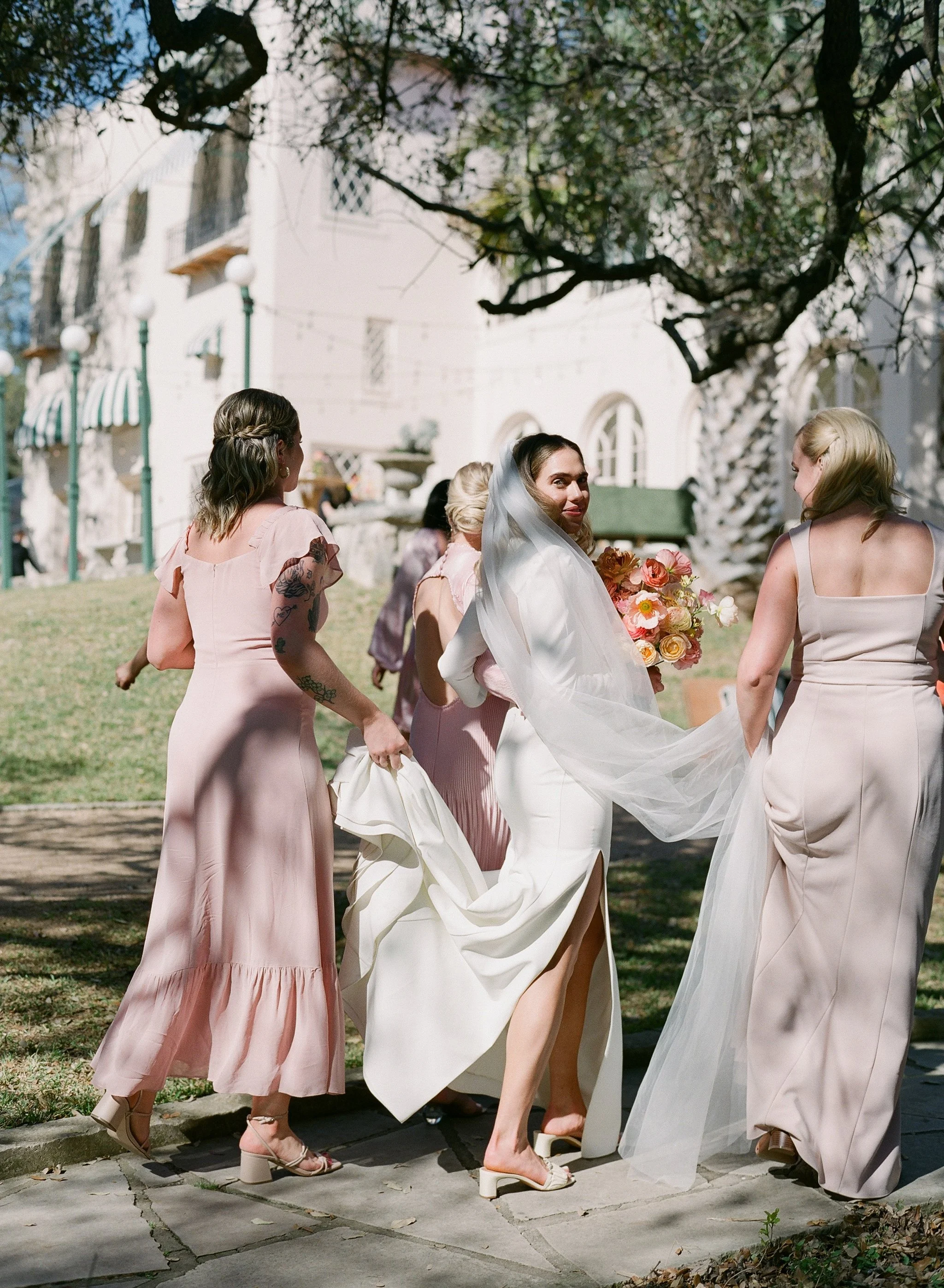 H&J_LagunaGloria_Austin_Spring_Wedding_Music18.jpg