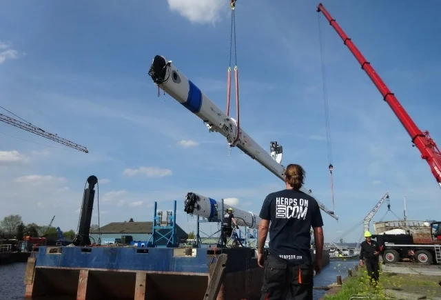  Moving big, heavy gear using big, heavy gear all around the world – heapson! 