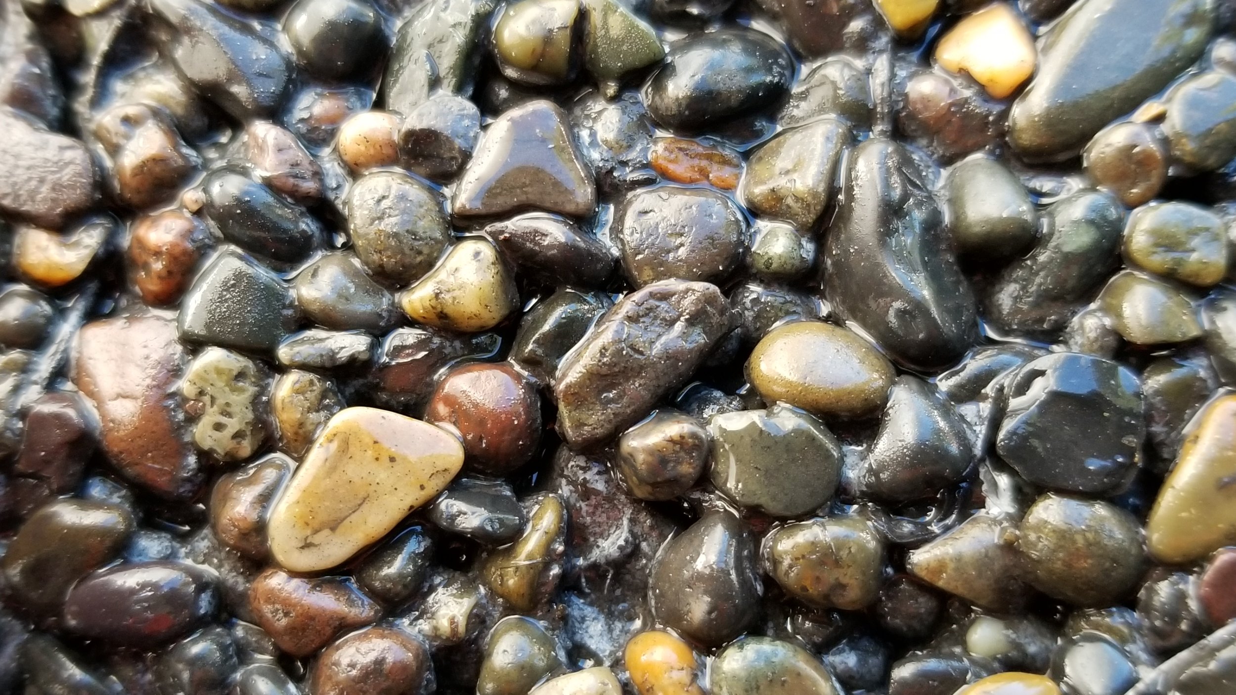 Close up of the La Paz pebbles finished surface.