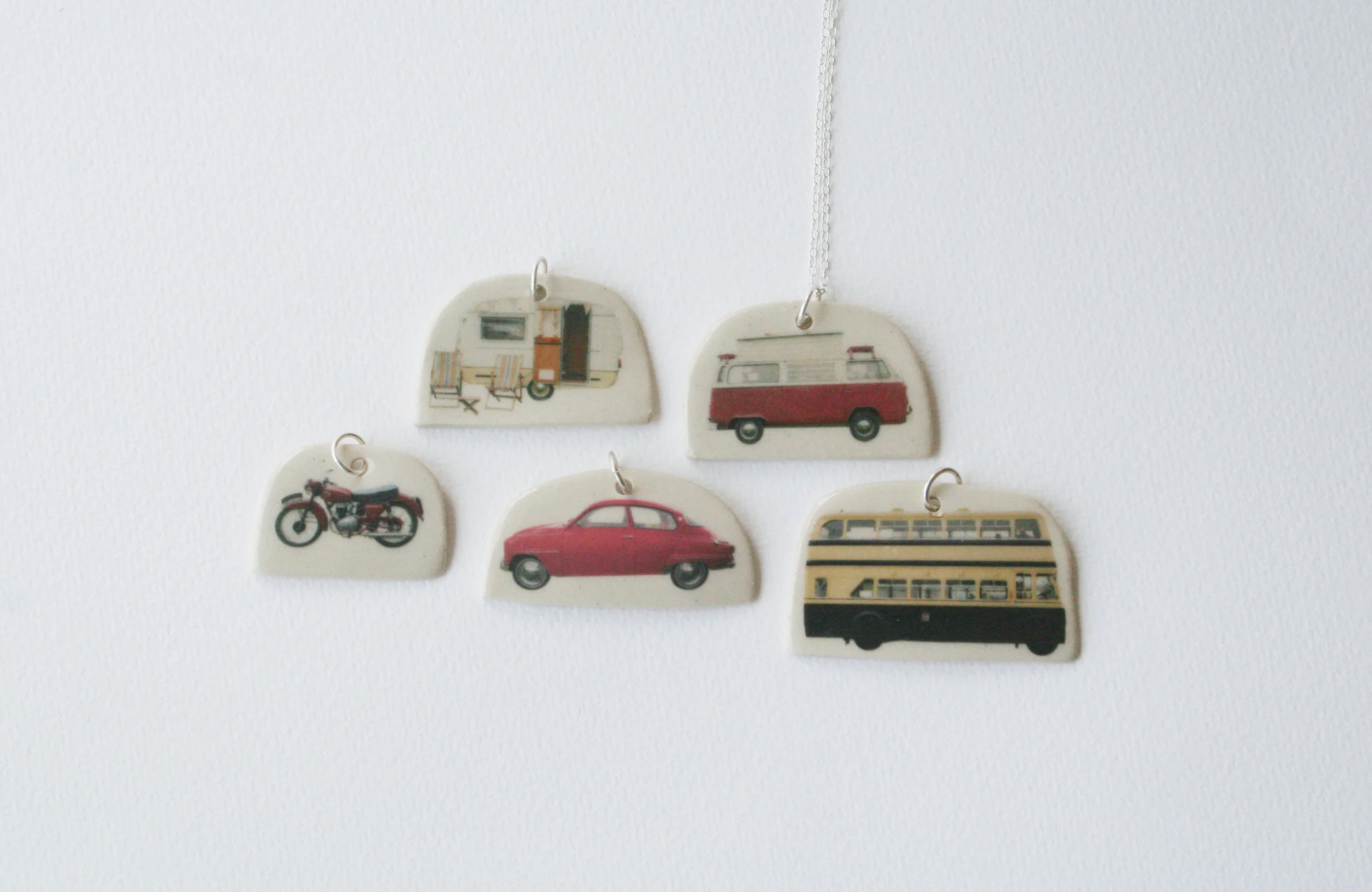 Transport necklaces