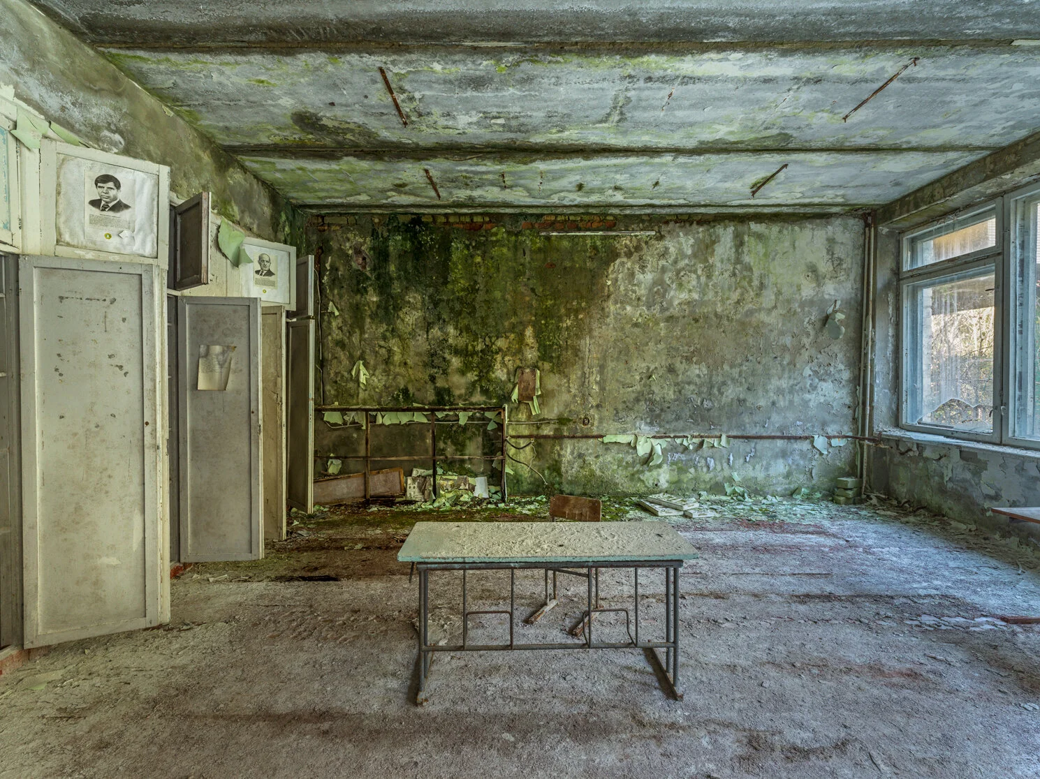 Chernobyl drama: #6 The lonely school desk