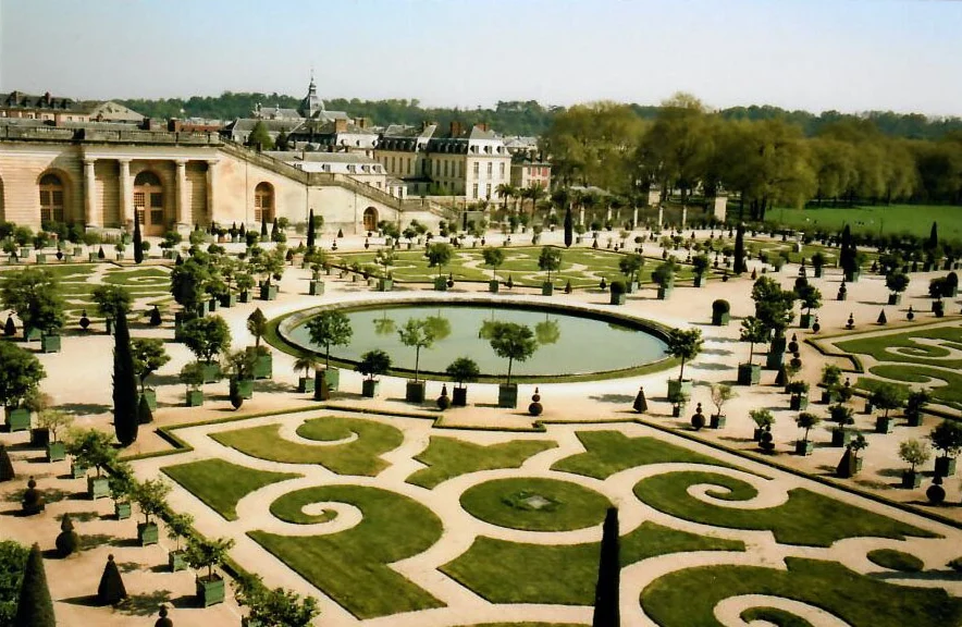 versaillesgarden.jpg