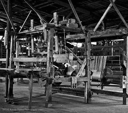 Large Loom Nikon D3s, 24-70 zoom @ 50mm, ISO 1600, 1/30 sec @ f/6.3