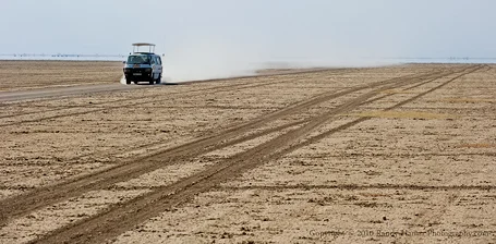 Tortillis Dust Bowl and Mirage Nikon D3s, 70-200 mm f2.8, ISO 200, f/10 at 1/320 sec