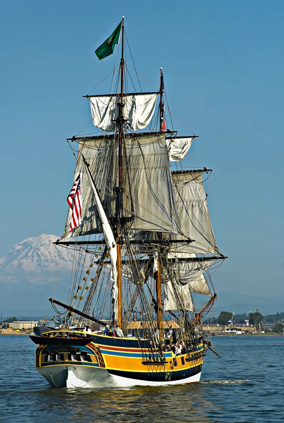  Lady Washington Returning to Port Nikon D2H, 80-200 VR, July 4th, 2005