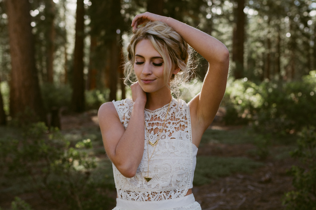 boho bride's hair-do photo