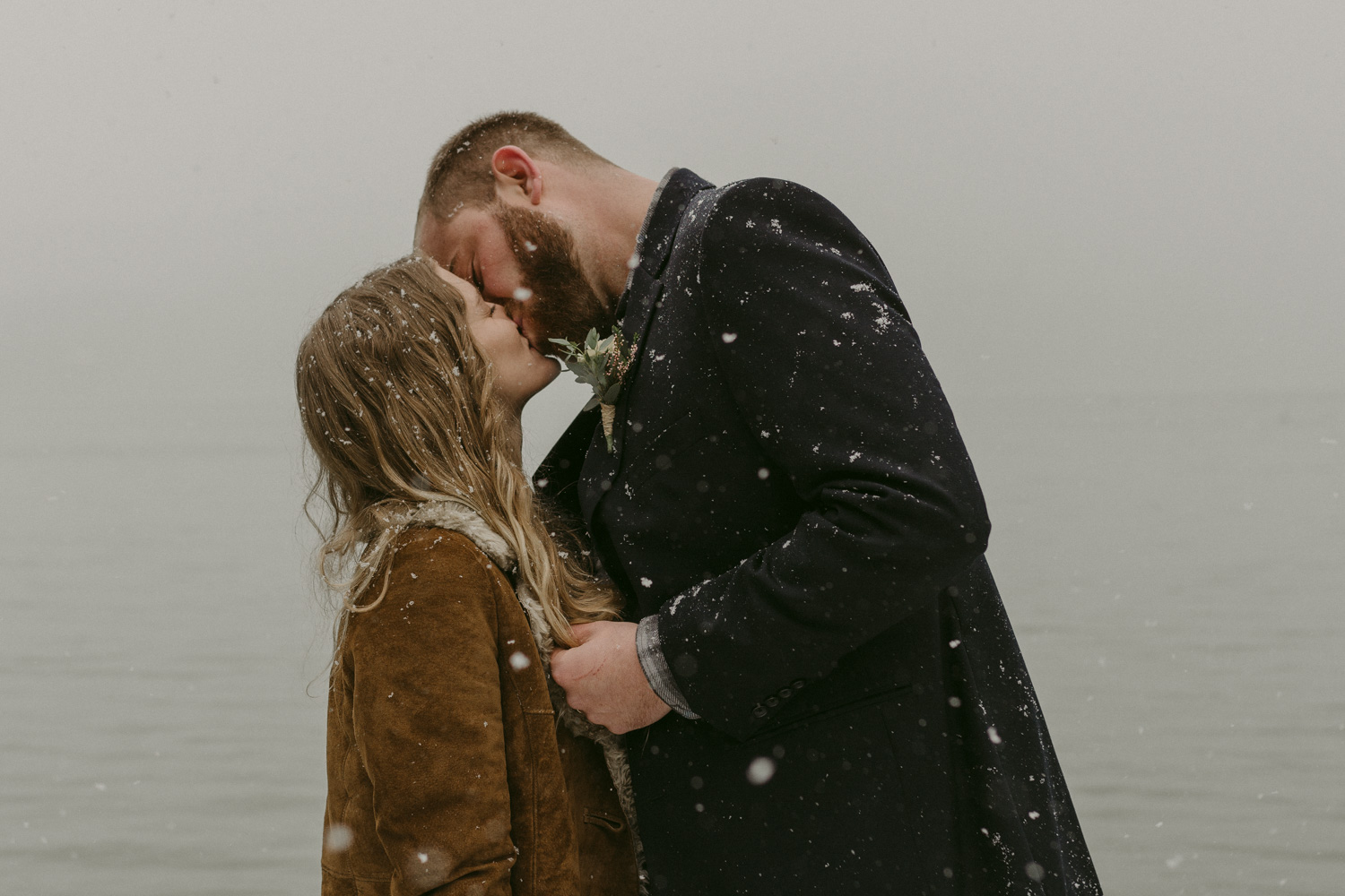 Nevada City, CA elopement photo couple kissing at Scotts Flat Lake