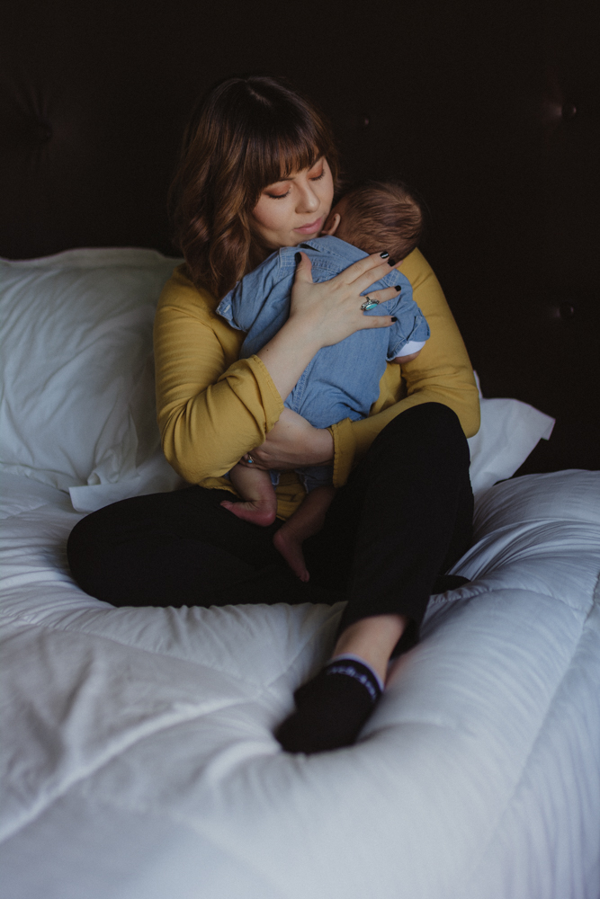 Yerington, Nevada Family session mom holding baby photo