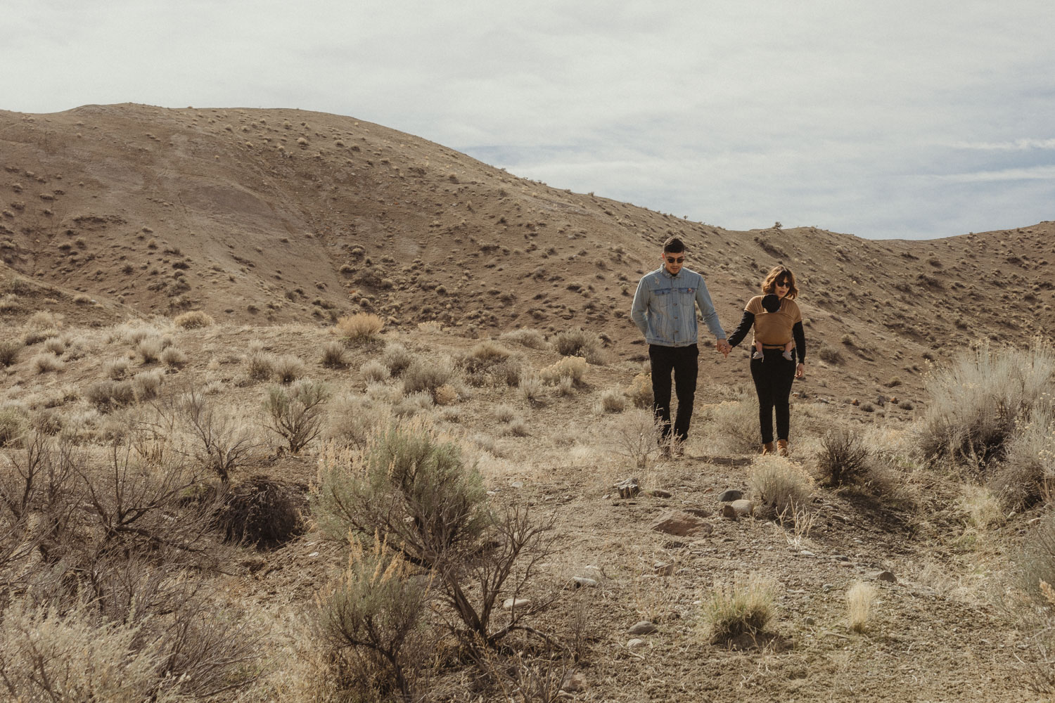 Wilson Canyon Family Session couple holding hands photo