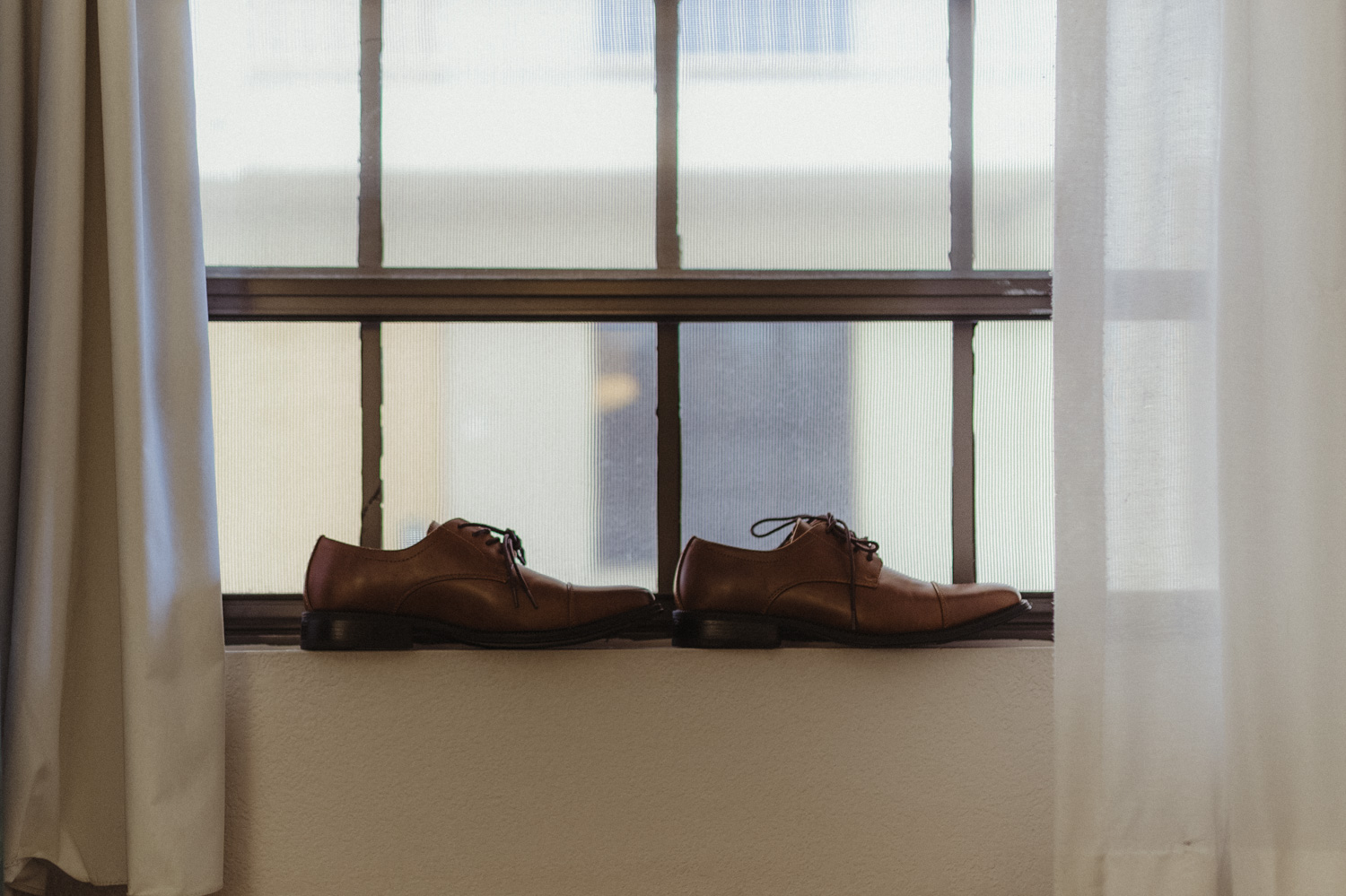 Logan Shoals elopement shoe photo