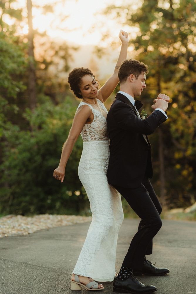 Rush Creek Lodge wedding, couple dancing photo