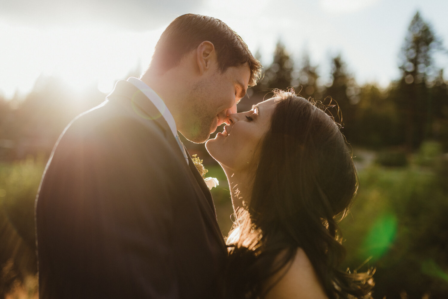 The Chateau Incline Village Wedding, jewish wedding photographer, photo of couple kissing