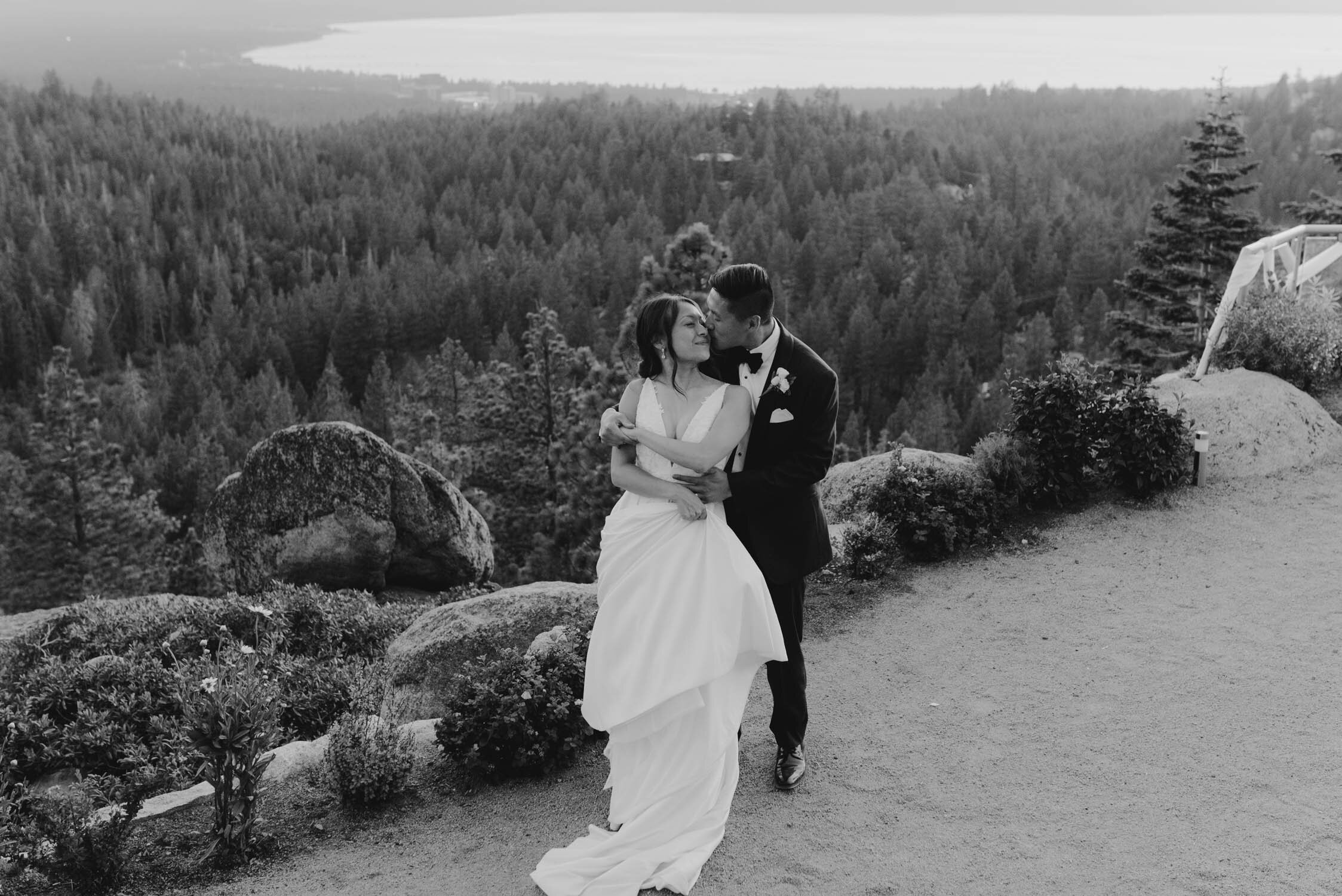 Tahoe Blue estate wedding photography, photo of couple dancing