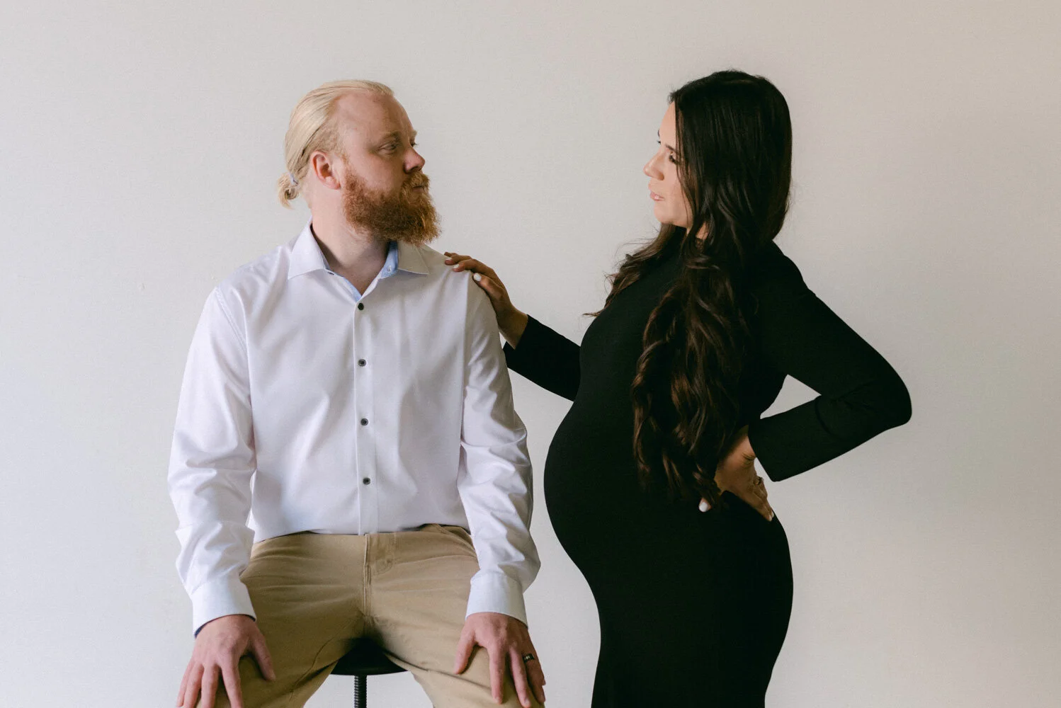 A modern studio photoshoot with Carmen and Gabe