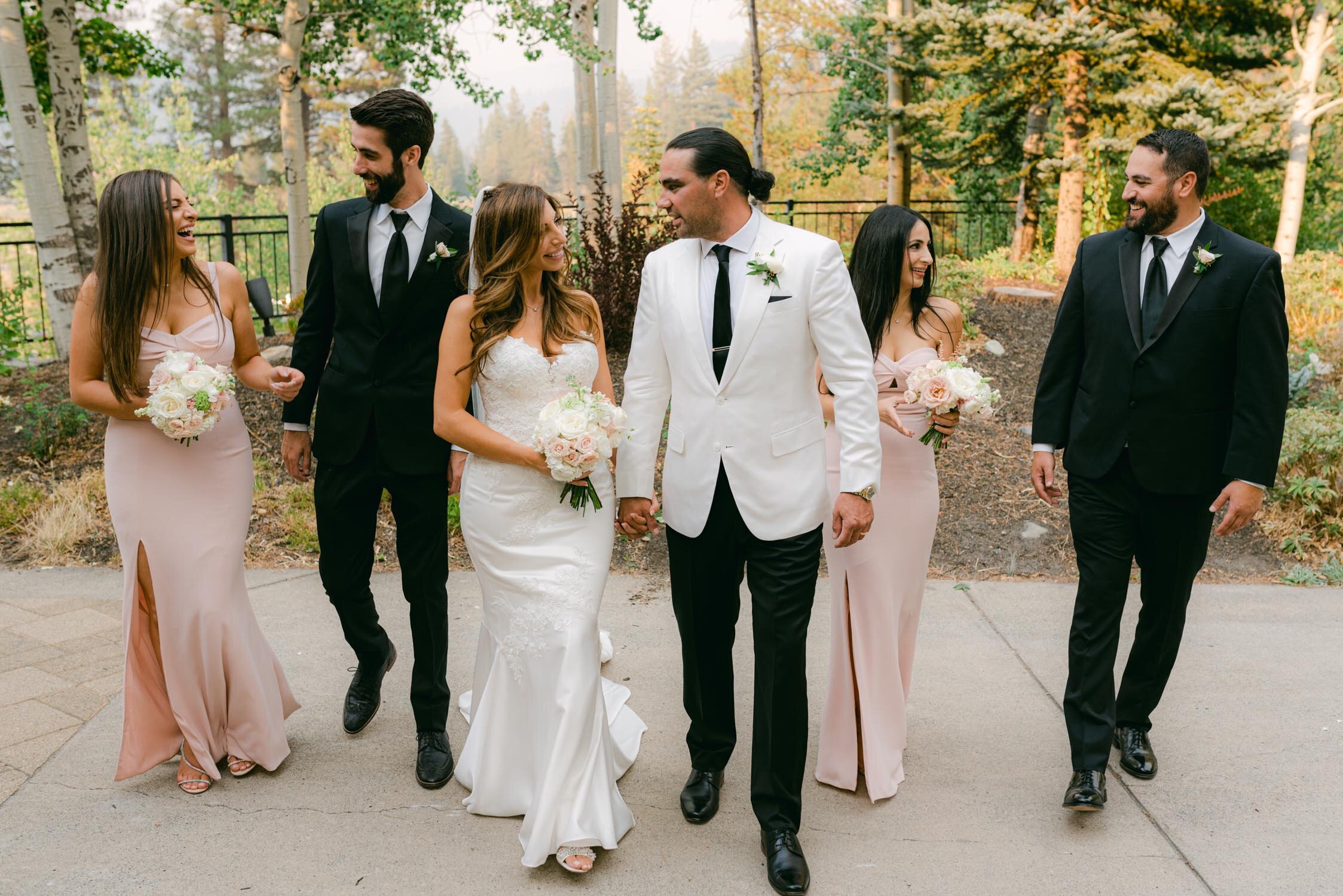 Palisades wedding, photo of couple and their bridal party