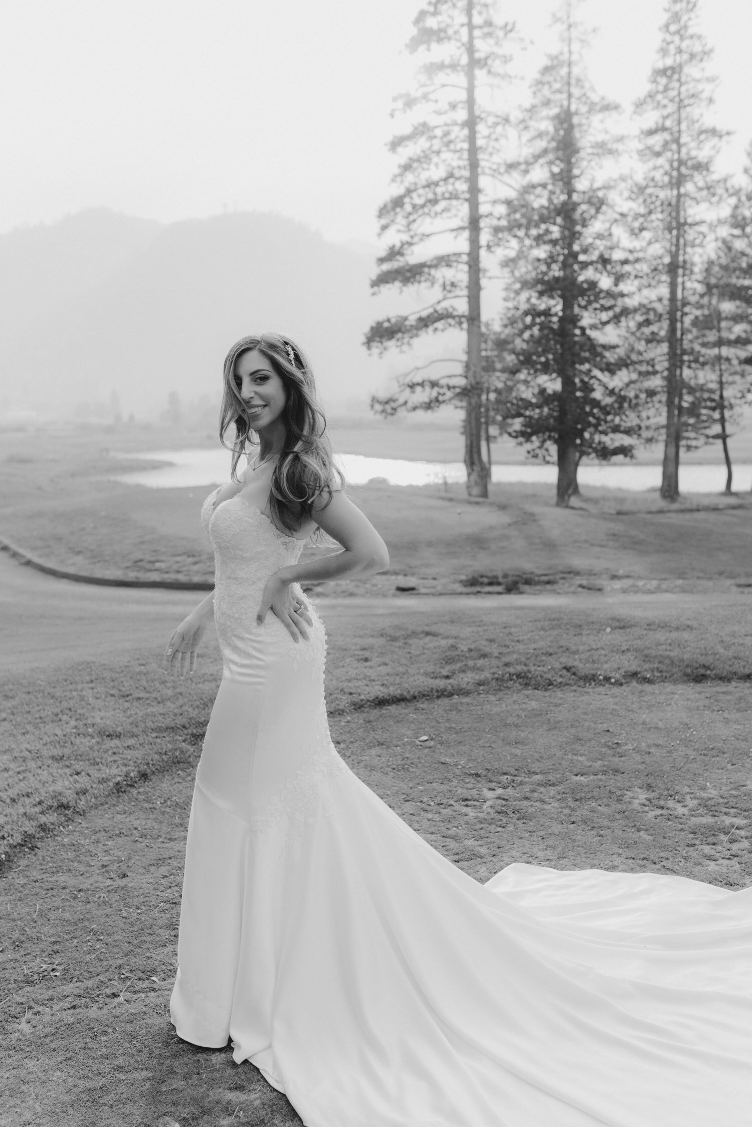 Palisades wedding, photo of bride in the golf course