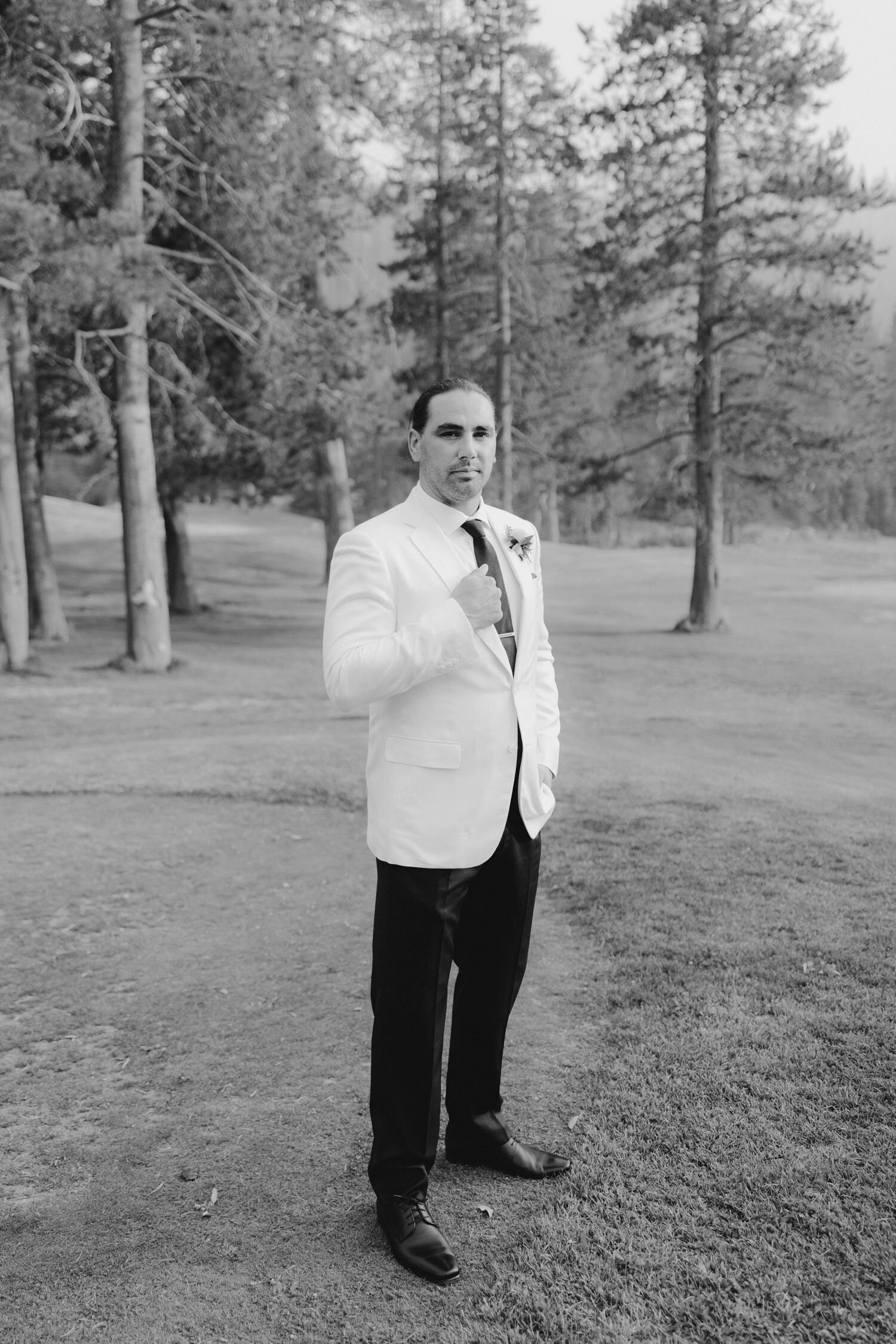 Palisades wedding, photo of groom in the golf course